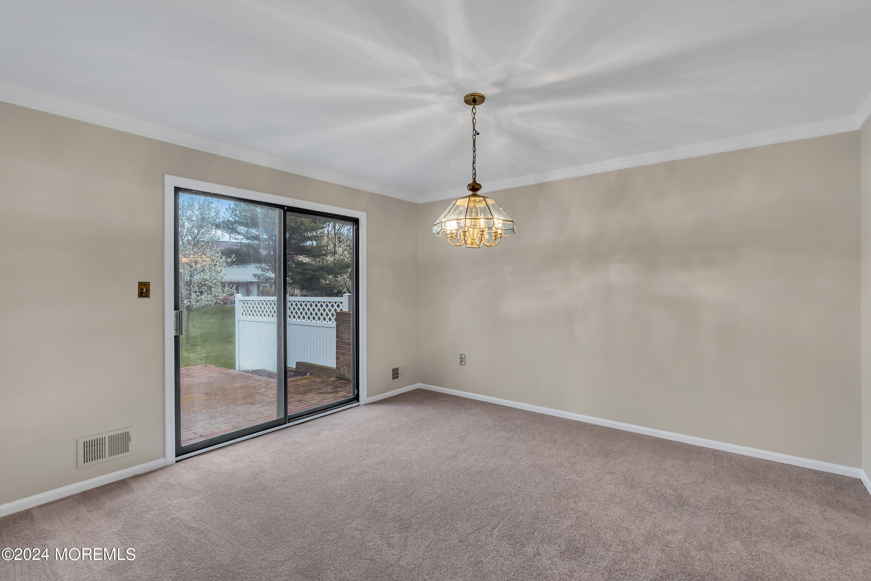 32 Apple Drive