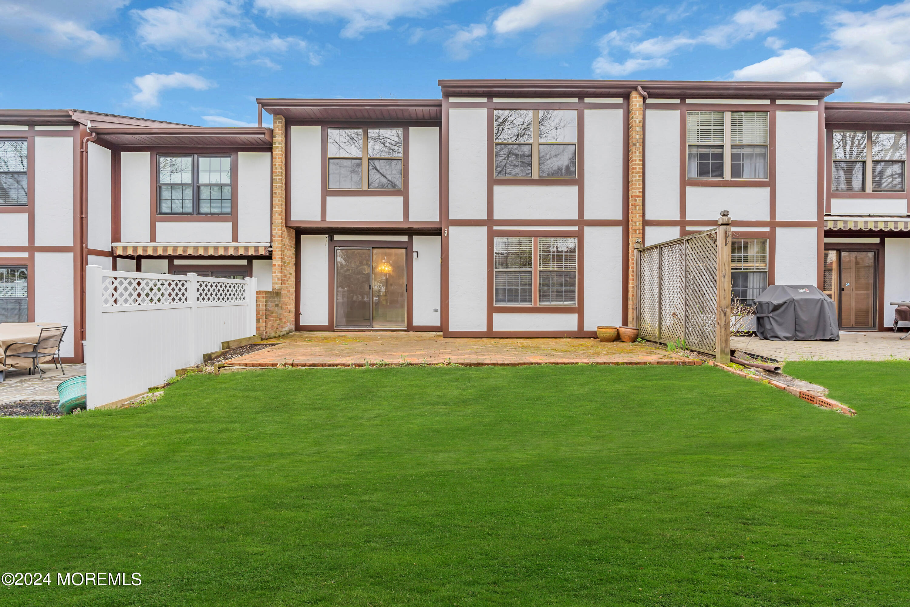 32 Apple Drive