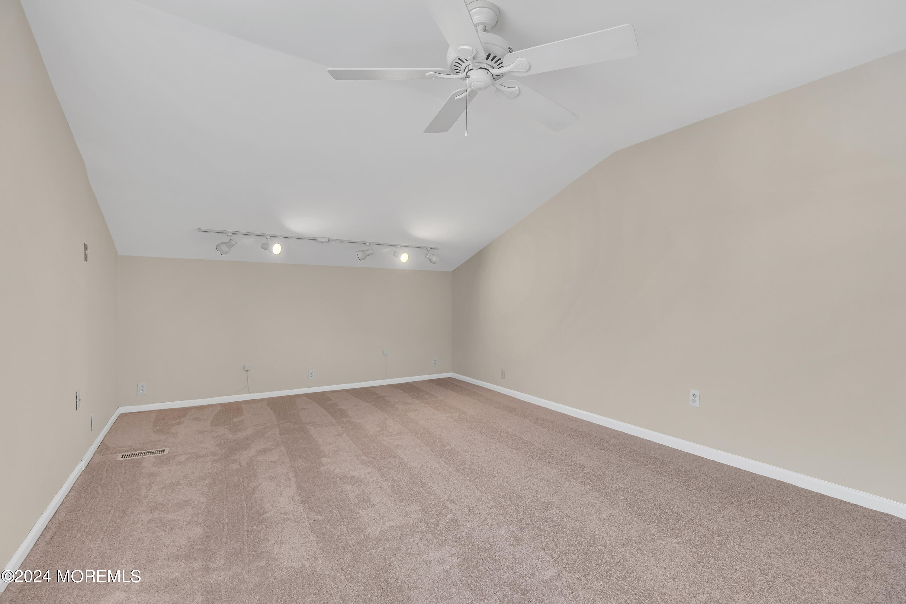 32 Apple Drive
