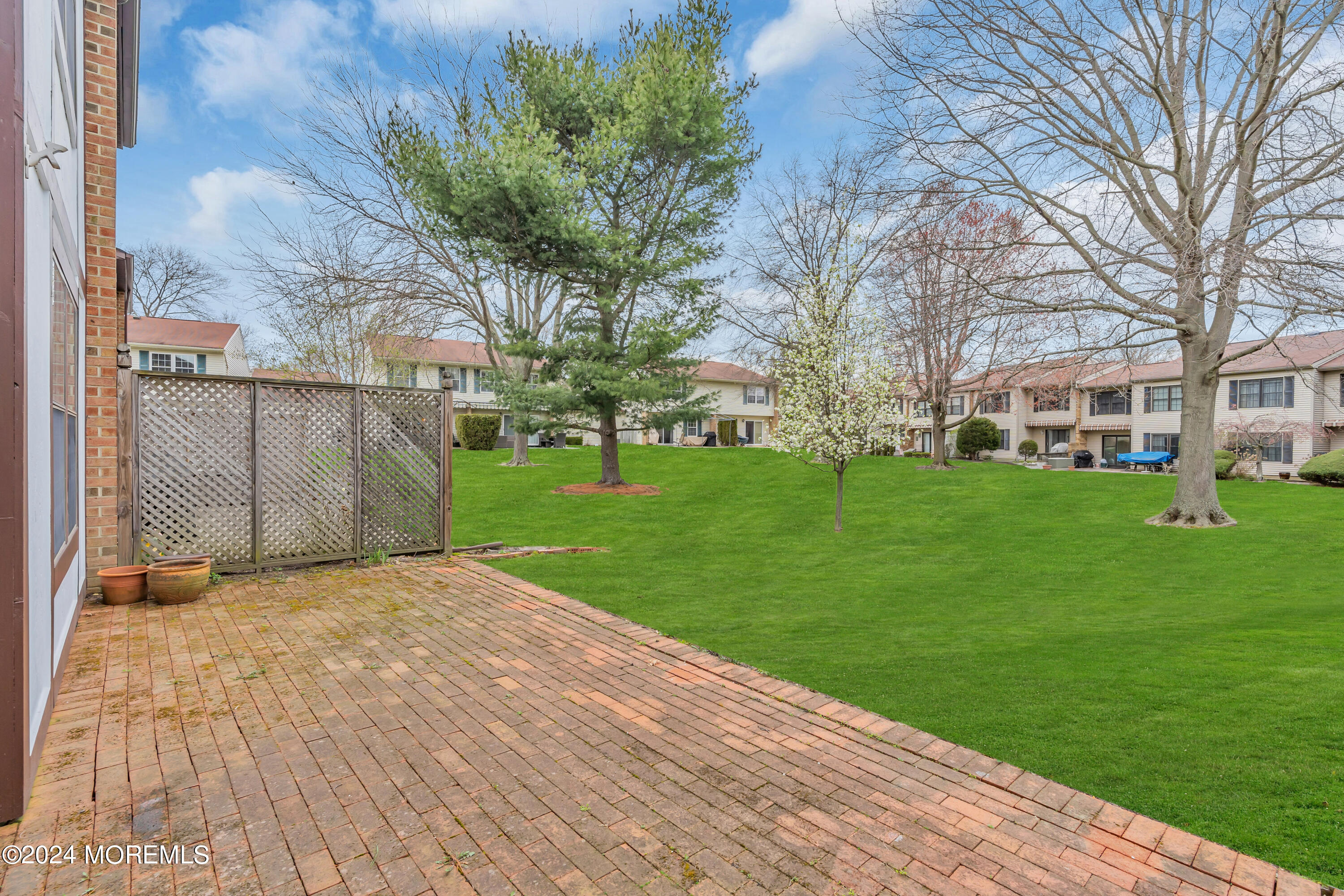 32 Apple Drive