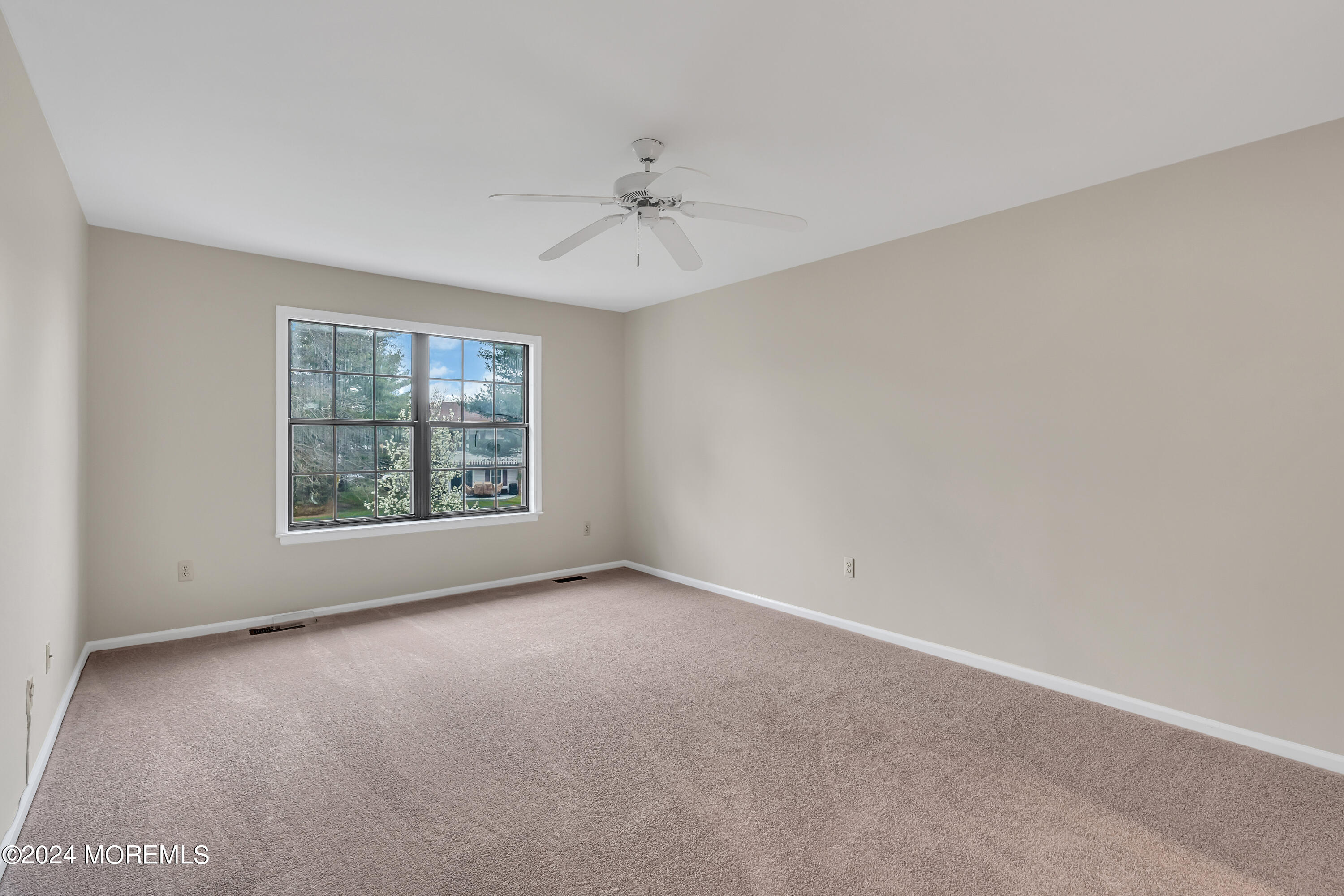 32 Apple Drive
