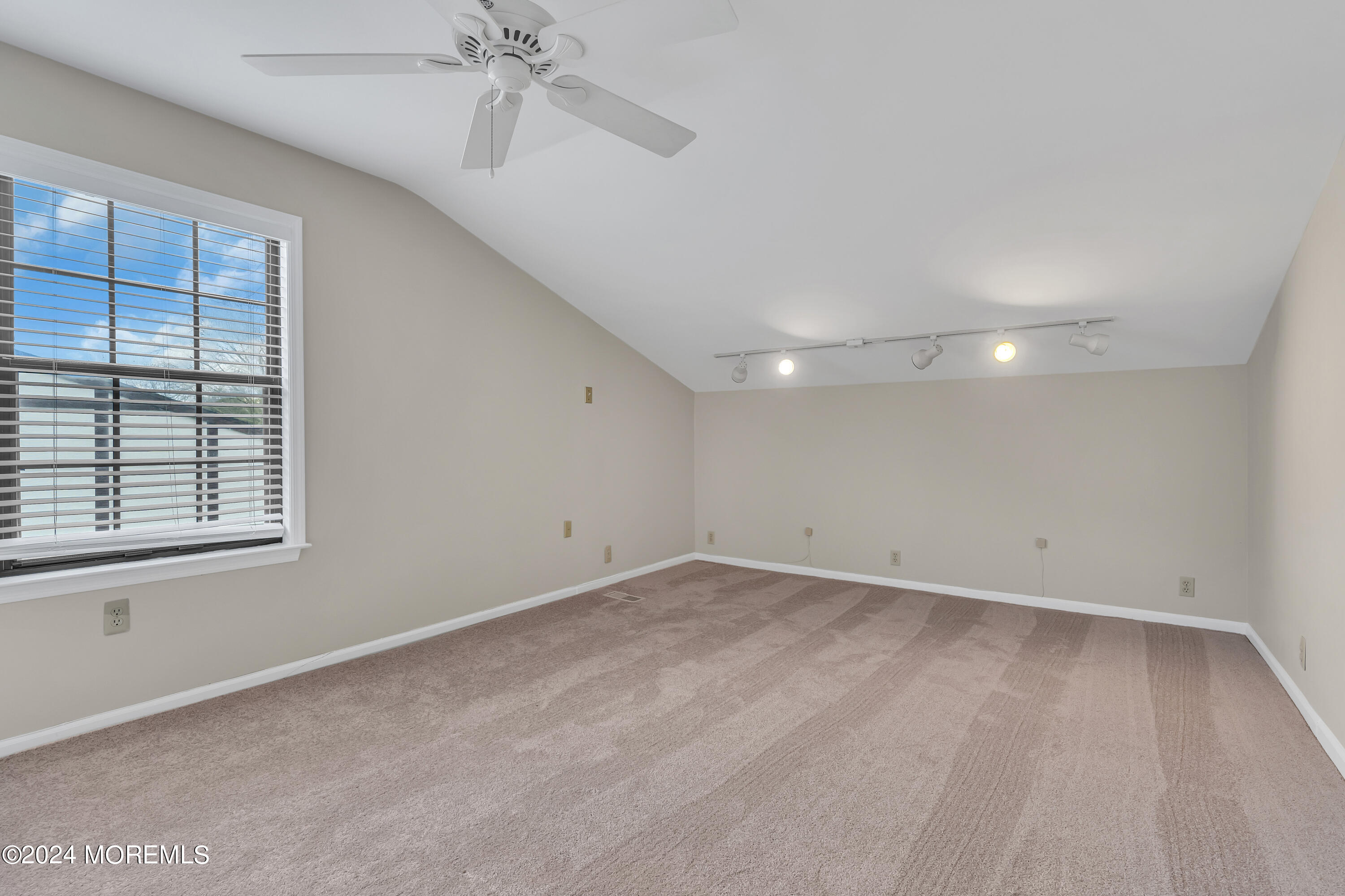 32 Apple Drive