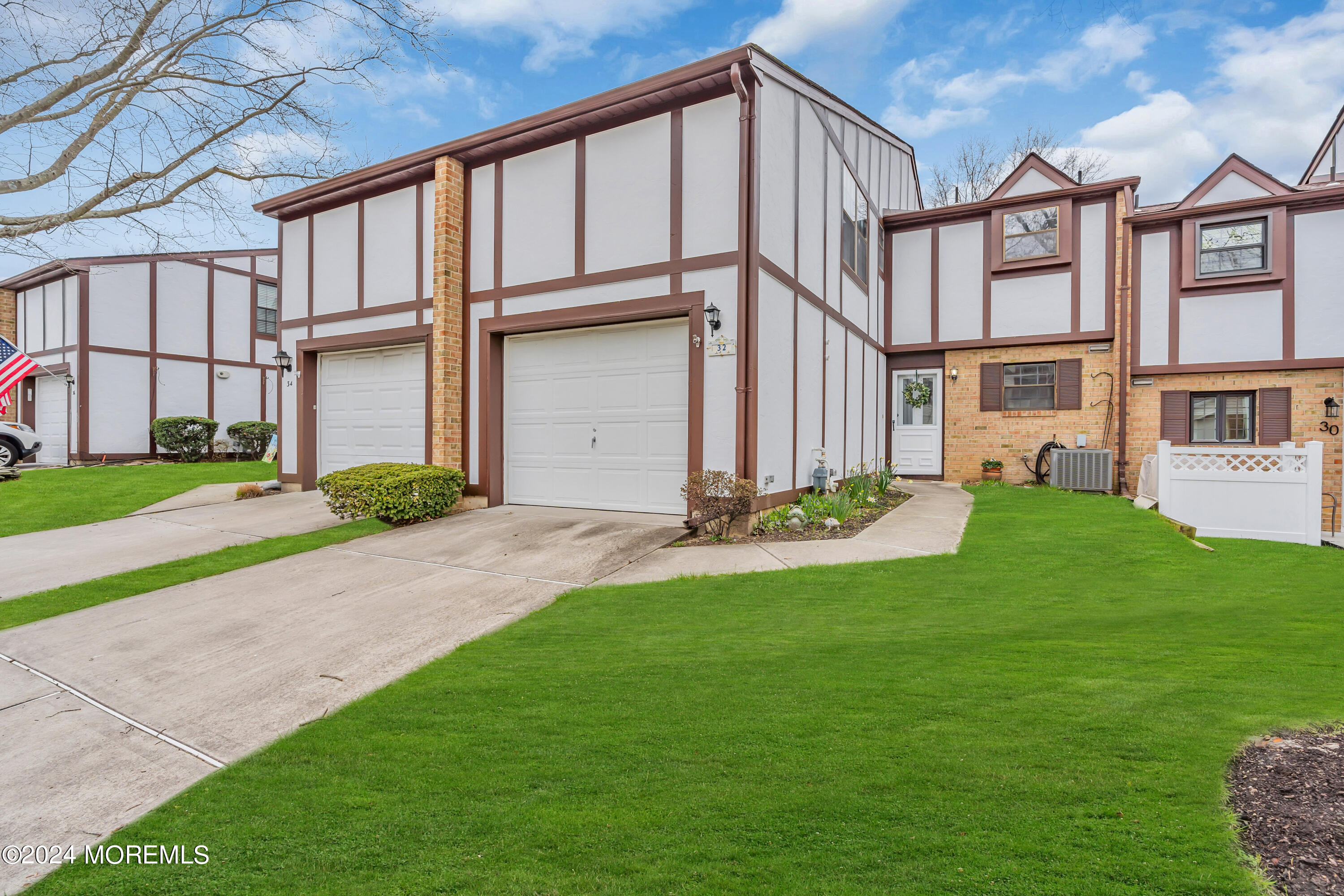 32 Apple Drive