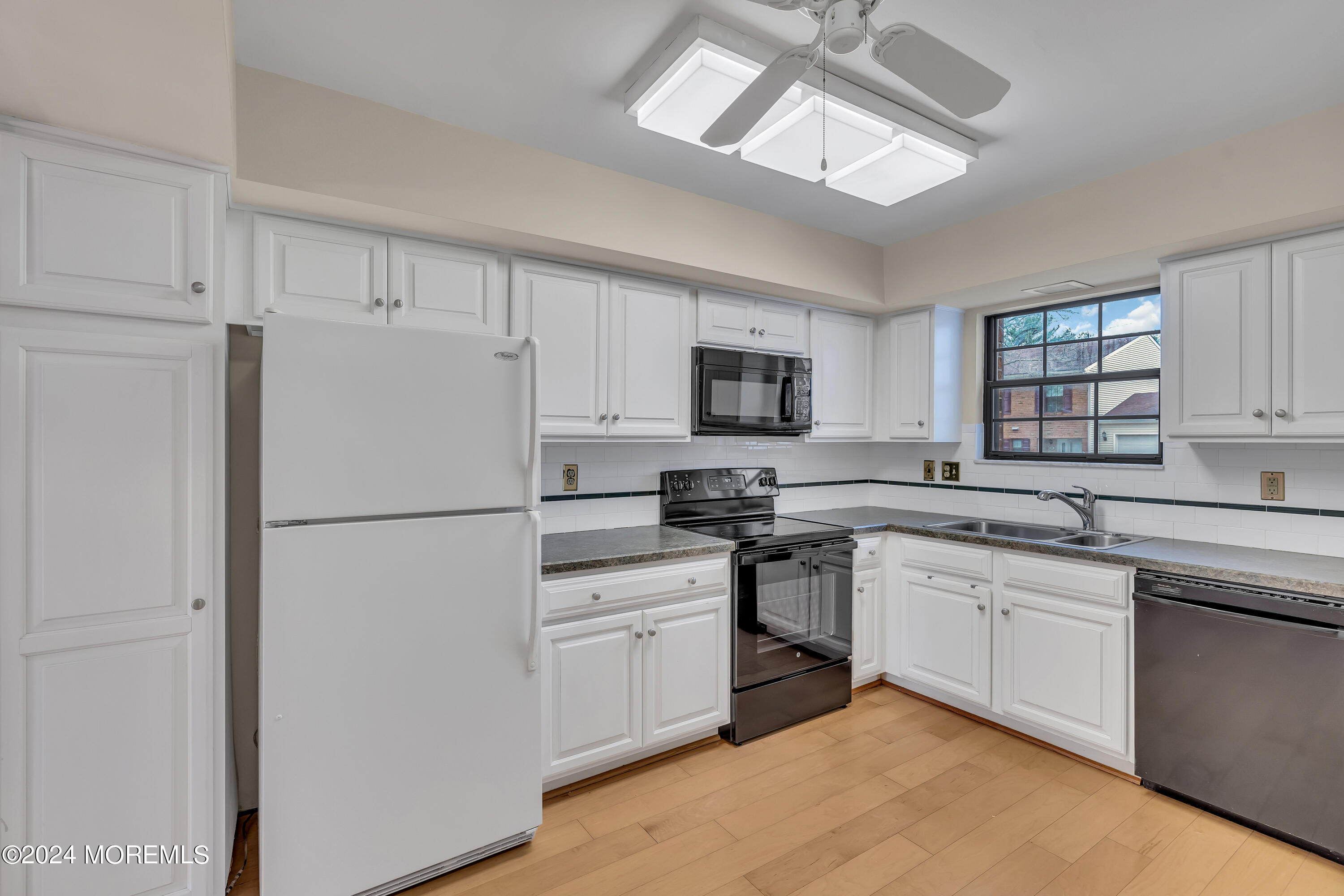32 Apple Drive