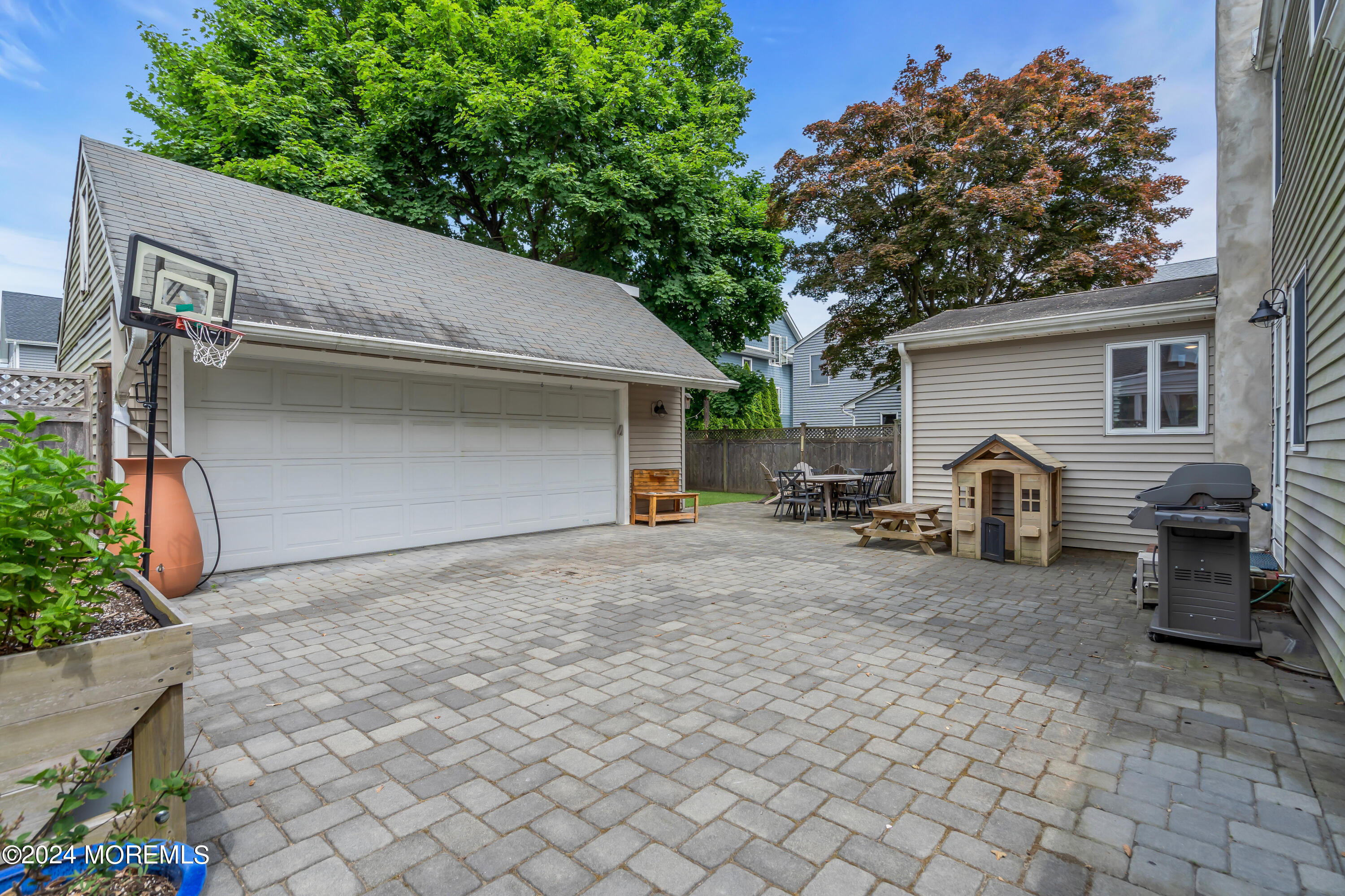 42 Lakewood Road