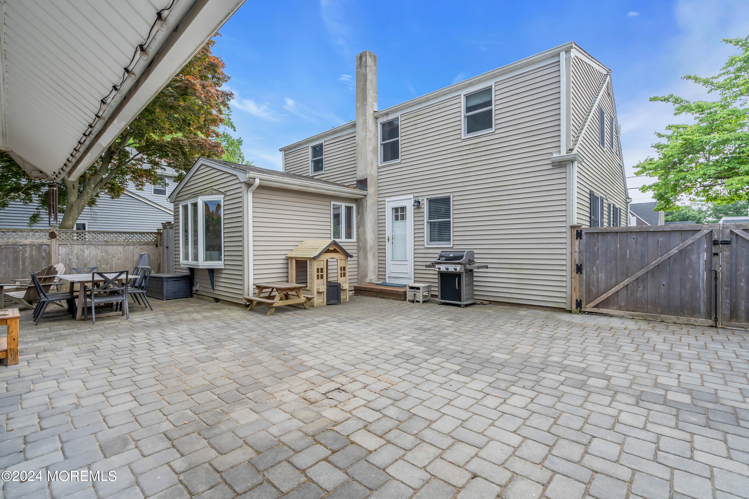 42 Lakewood Road