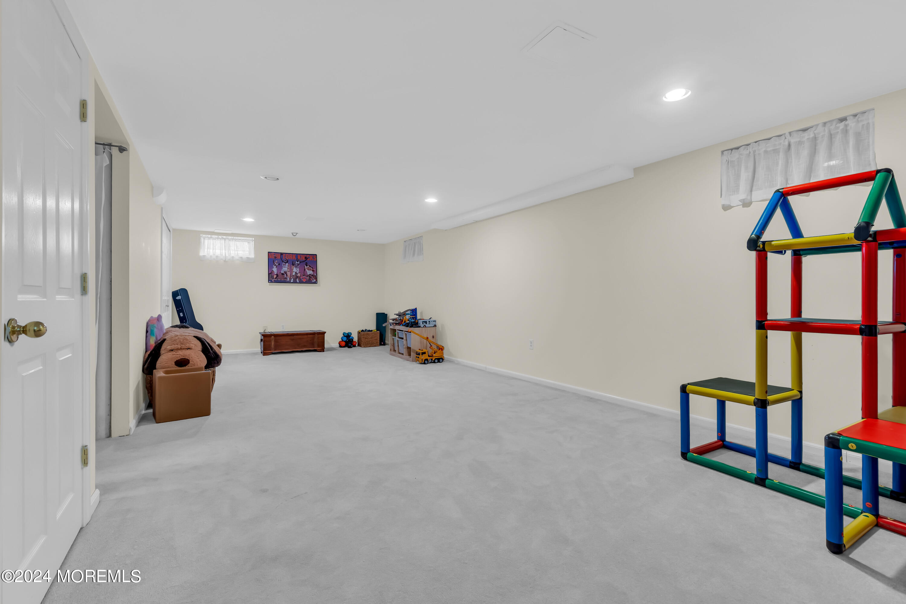 42 Lakewood Road