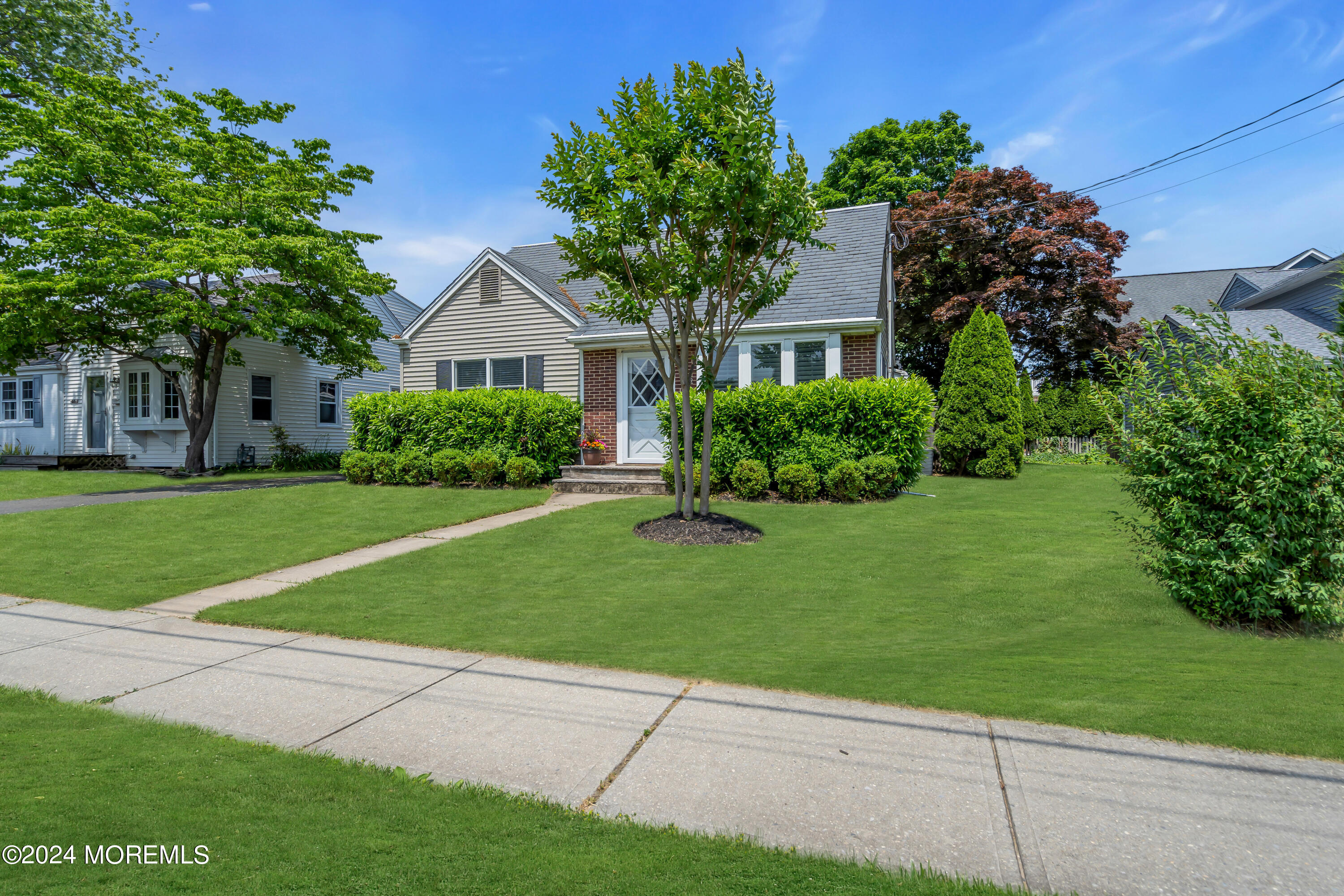 42 Lakewood Road