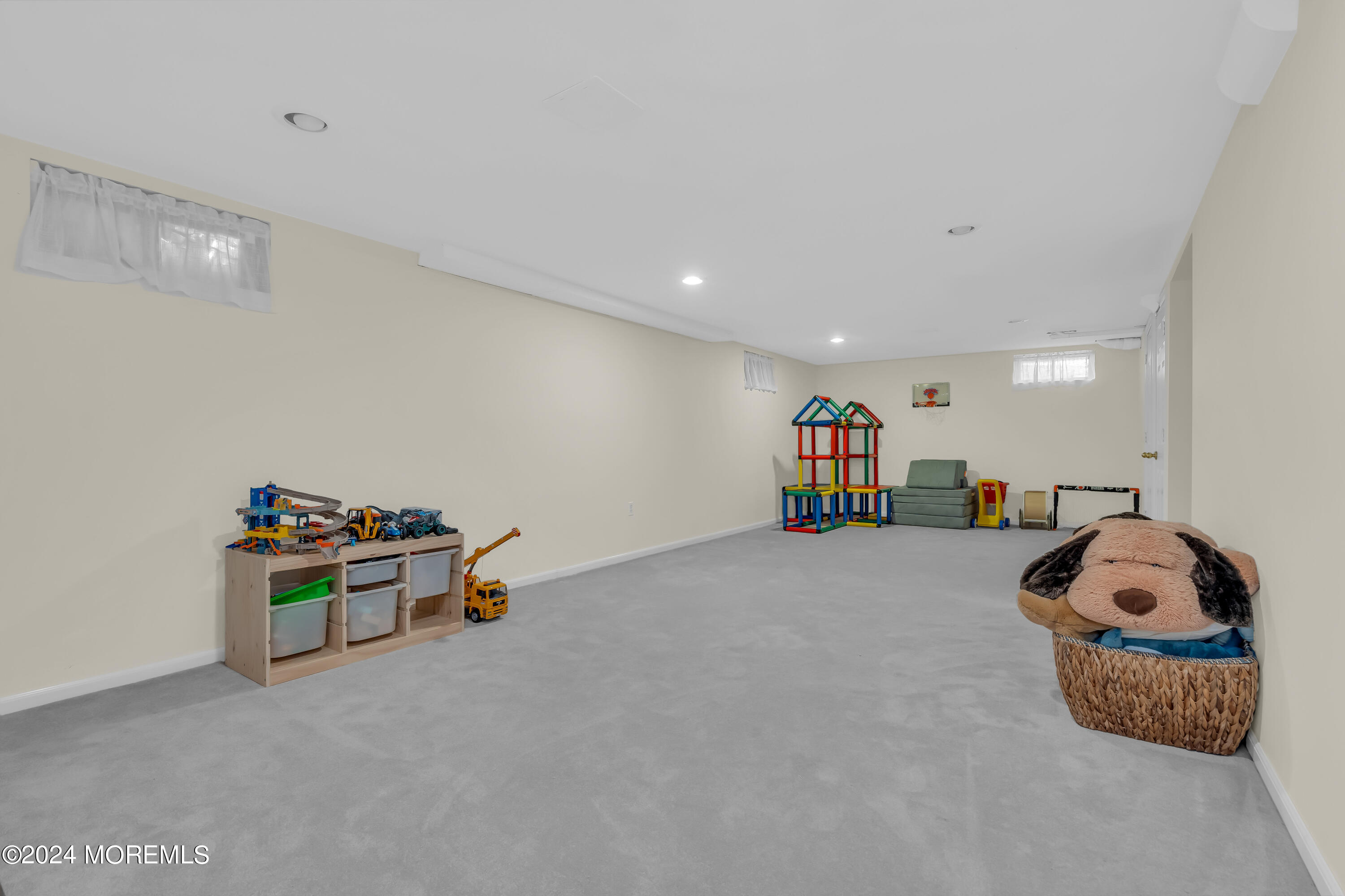 42 Lakewood Road