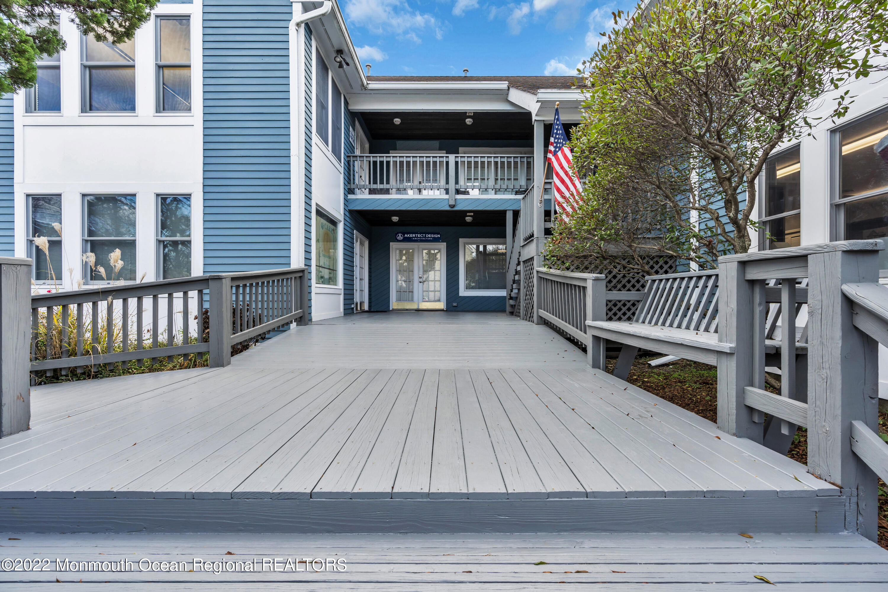 1705 Bay Avenue, 6