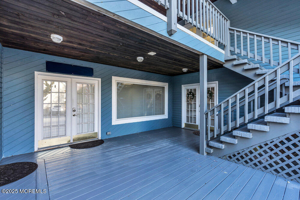 1705 Bay Avenue, 6