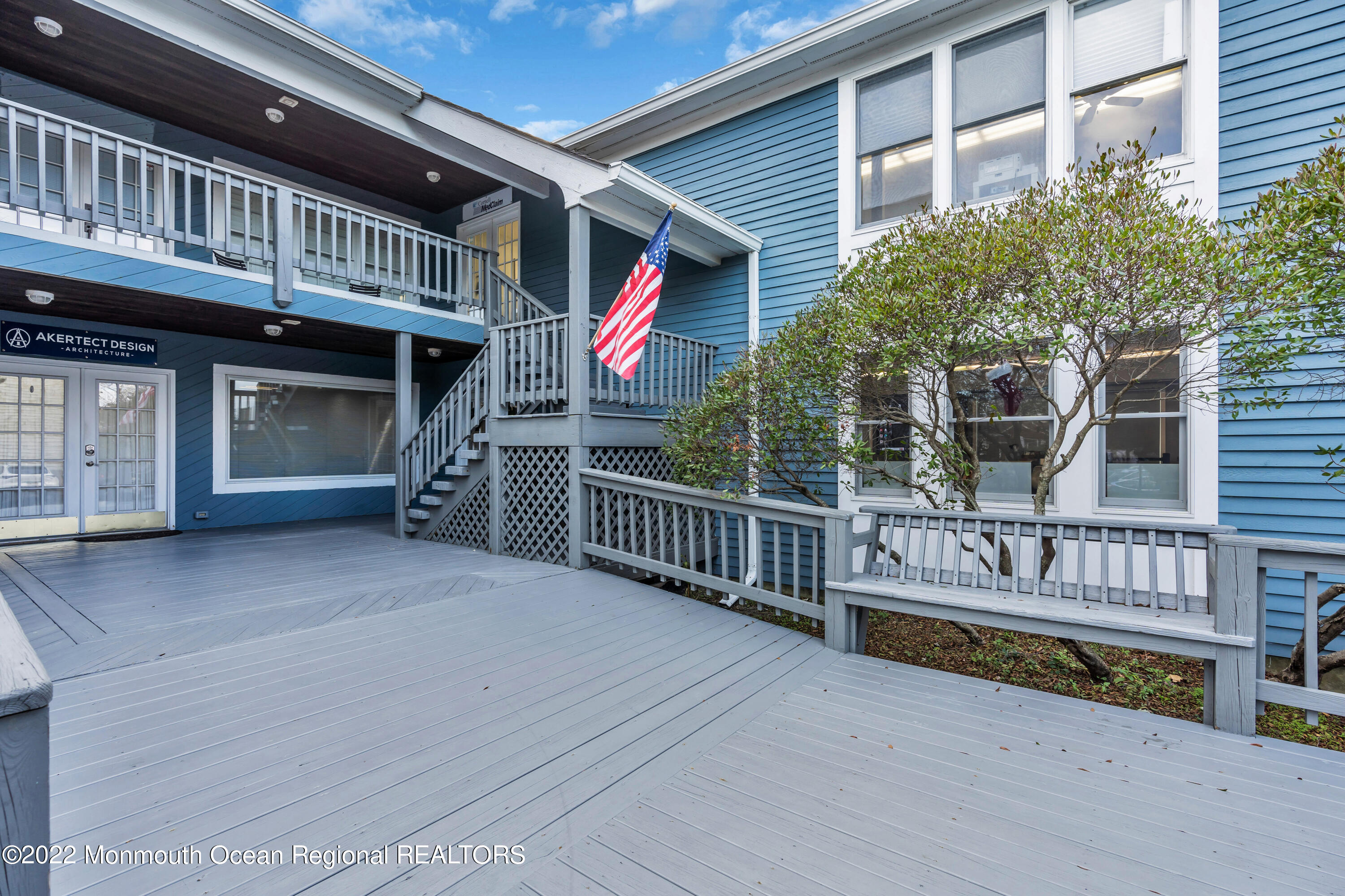 1705 Bay Avenue, 6