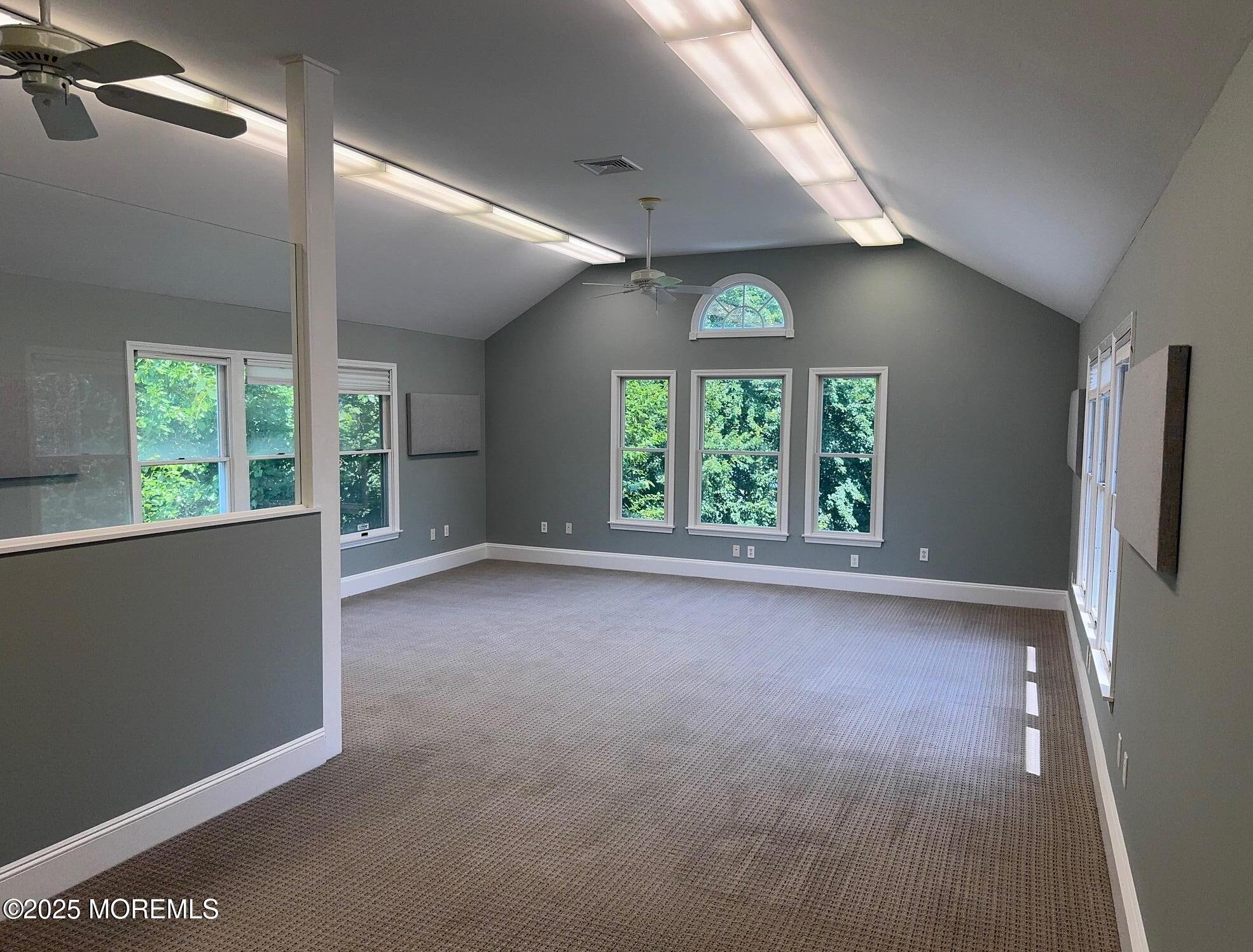 1705 Bay Avenue, 6