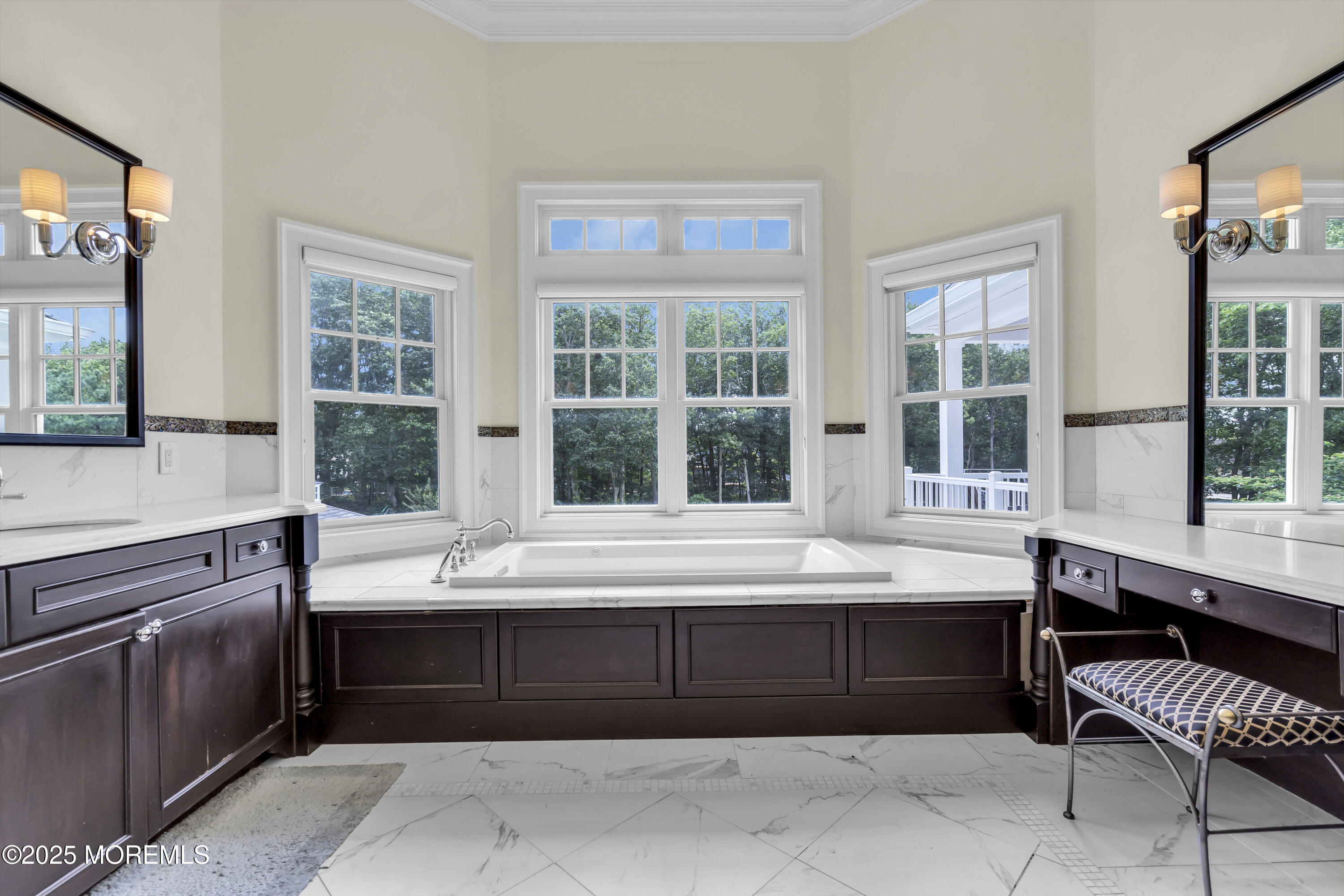 2128 Shadow Lane