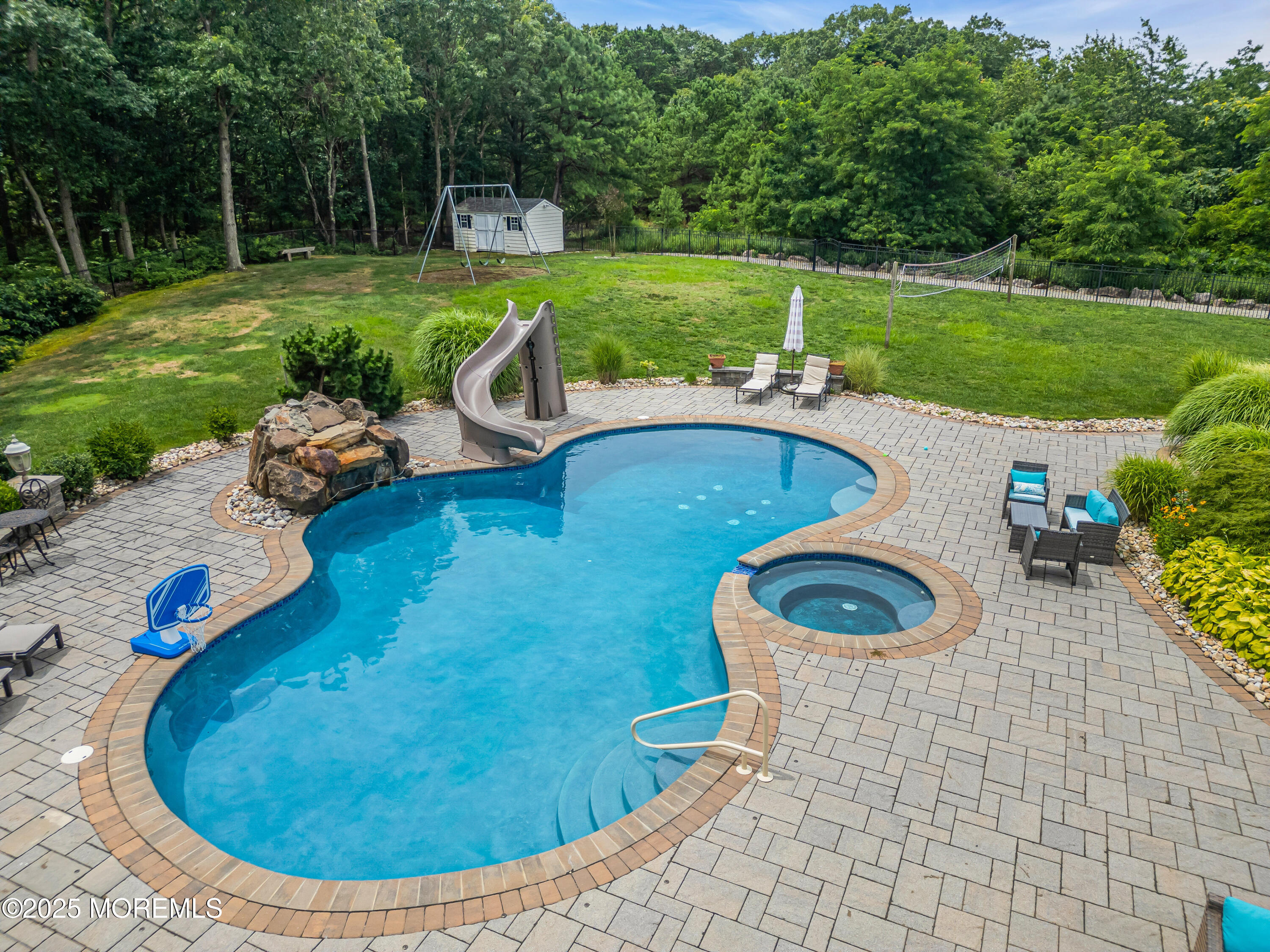 2128 Shadow Lane