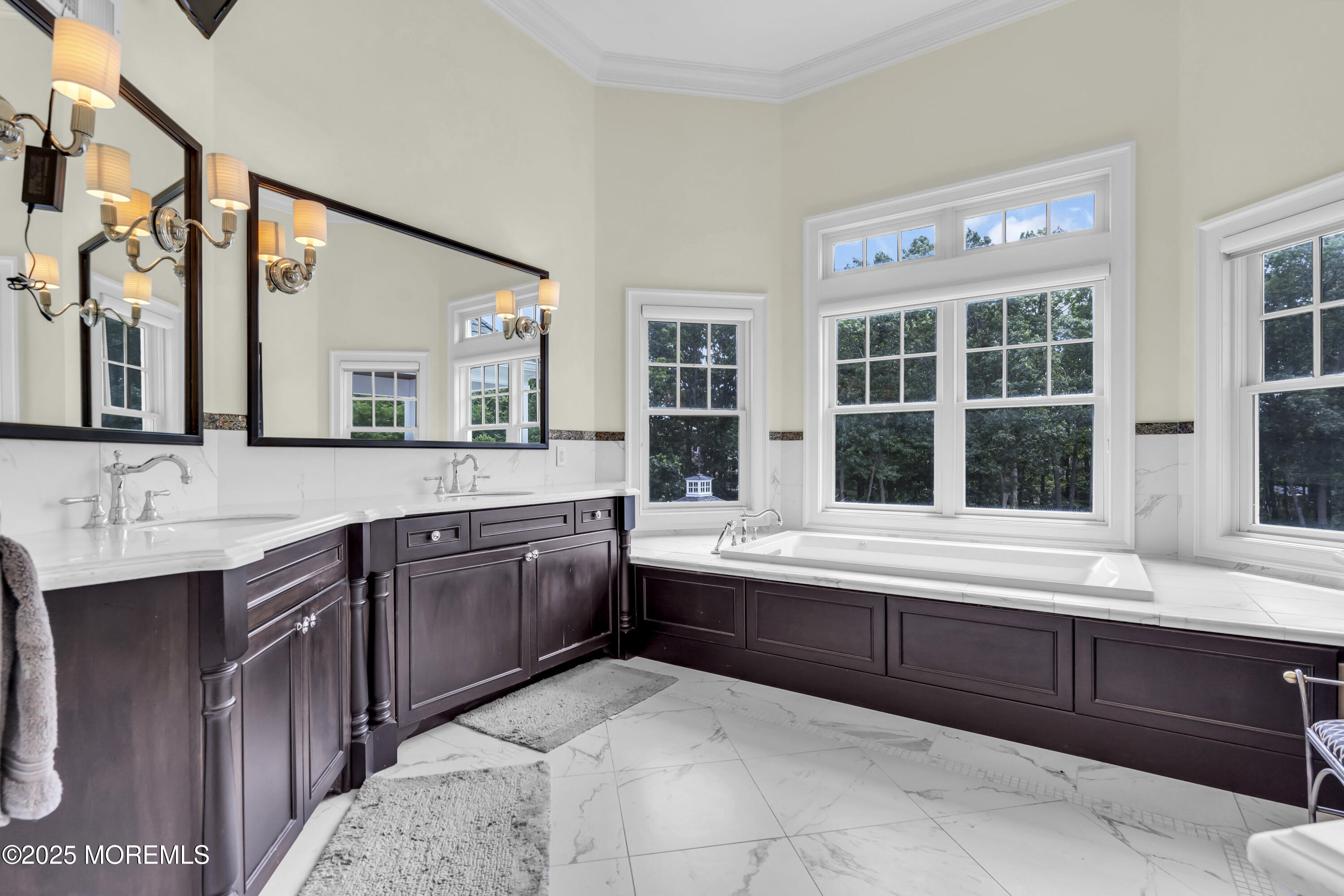 2128 Shadow Lane