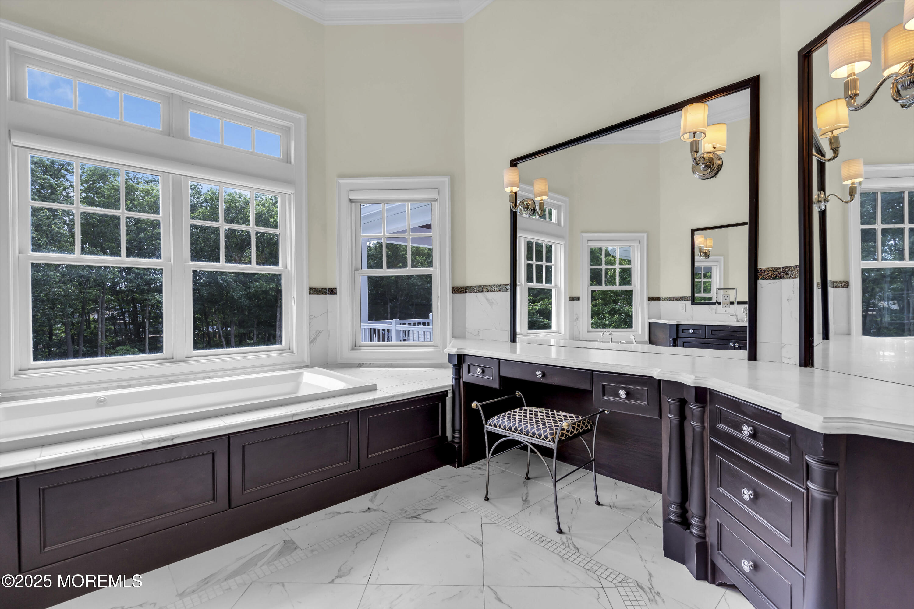 2128 Shadow Lane