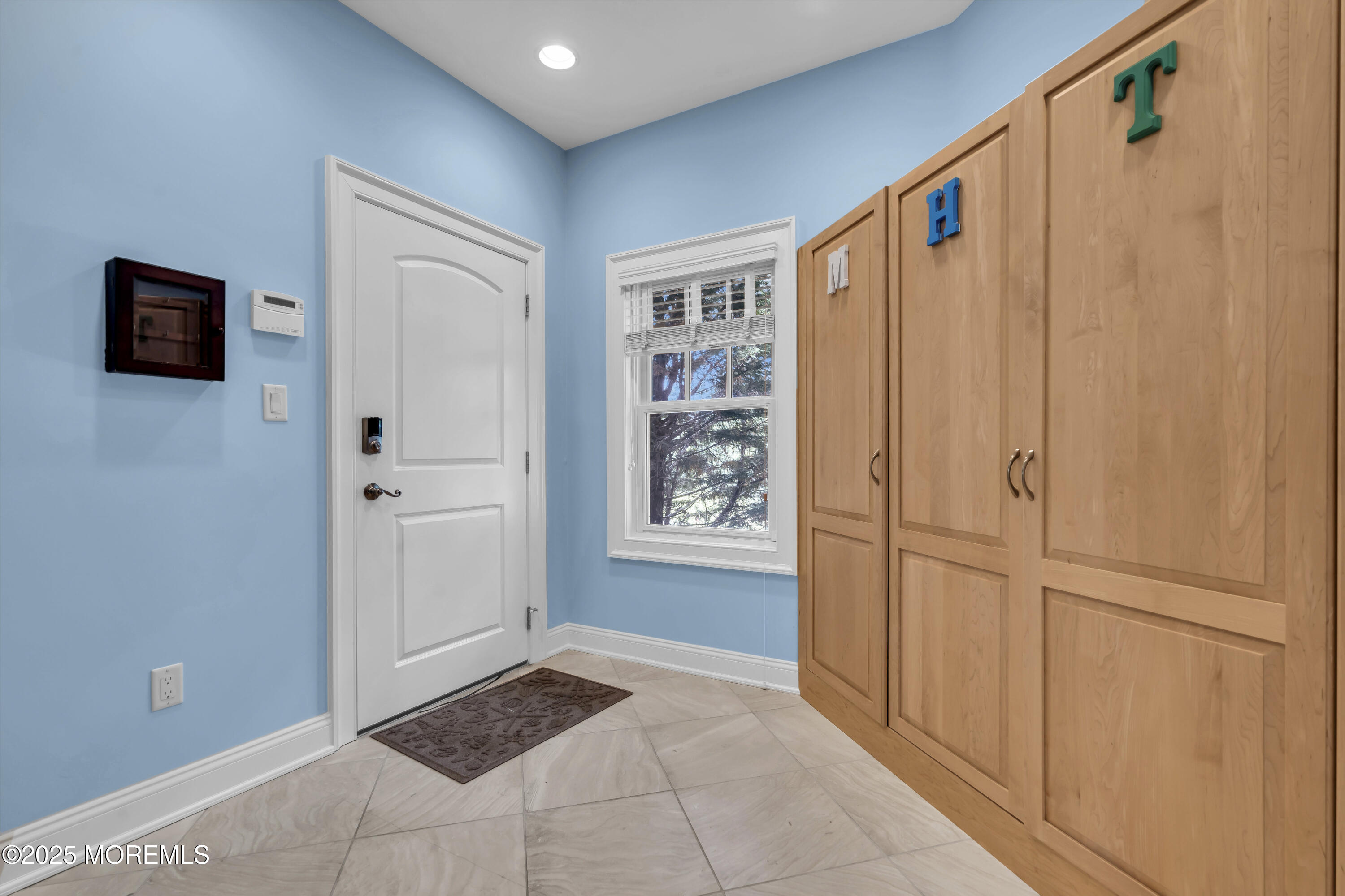 2128 Shadow Lane