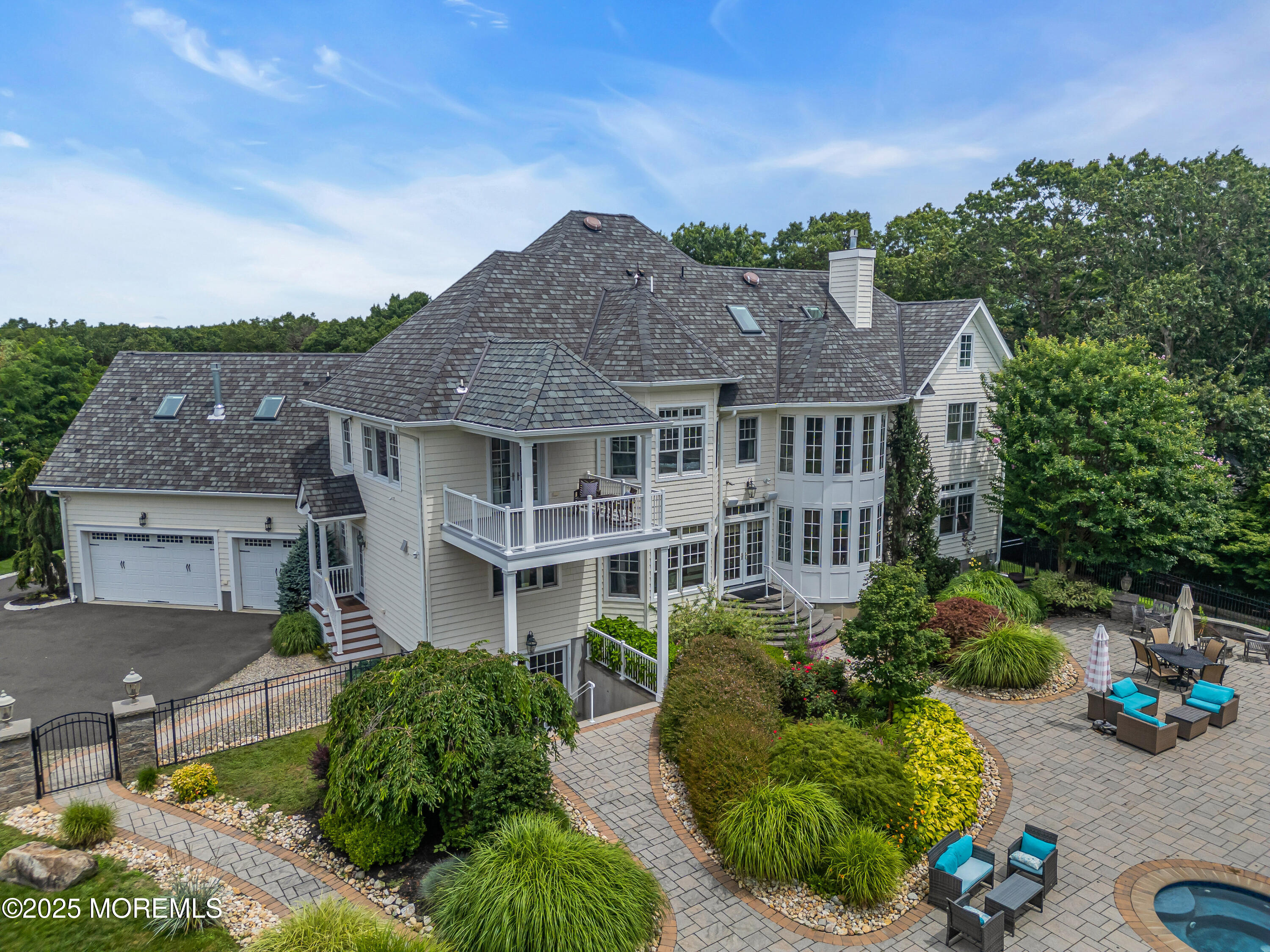 2128 Shadow Lane