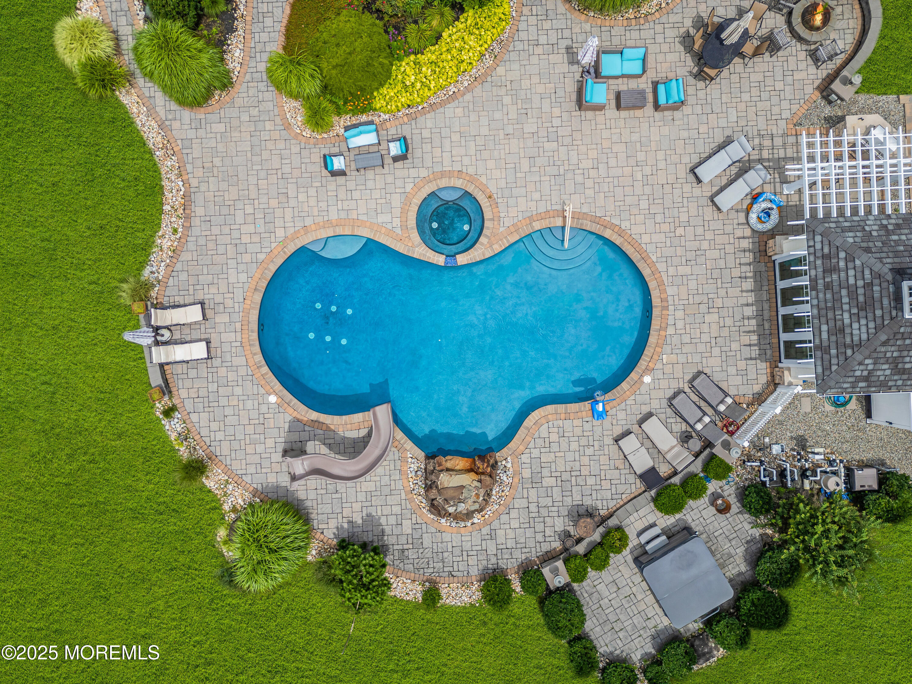 2128 Shadow Lane