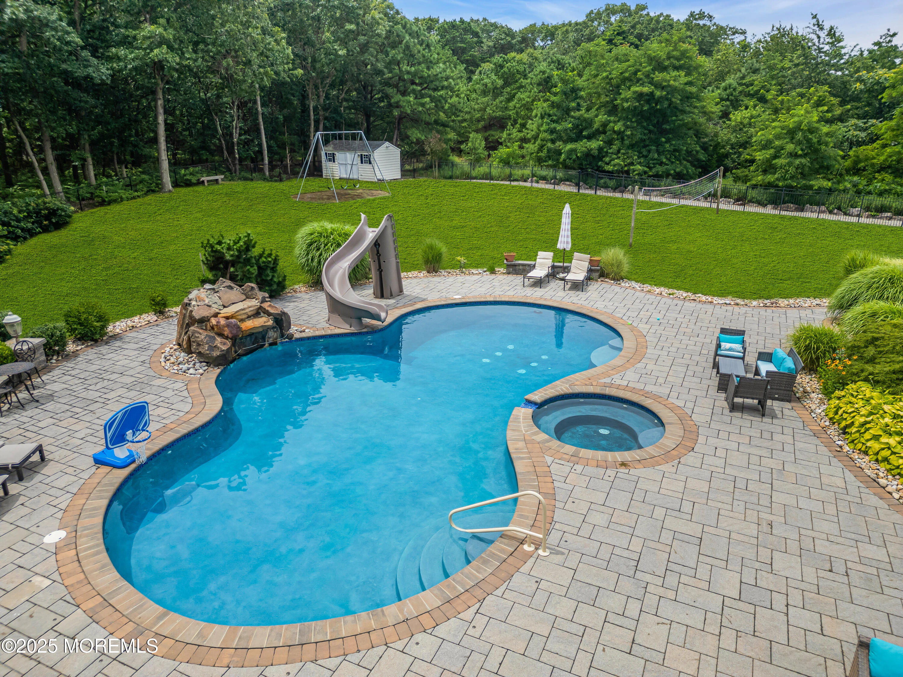 2128 Shadow Lane