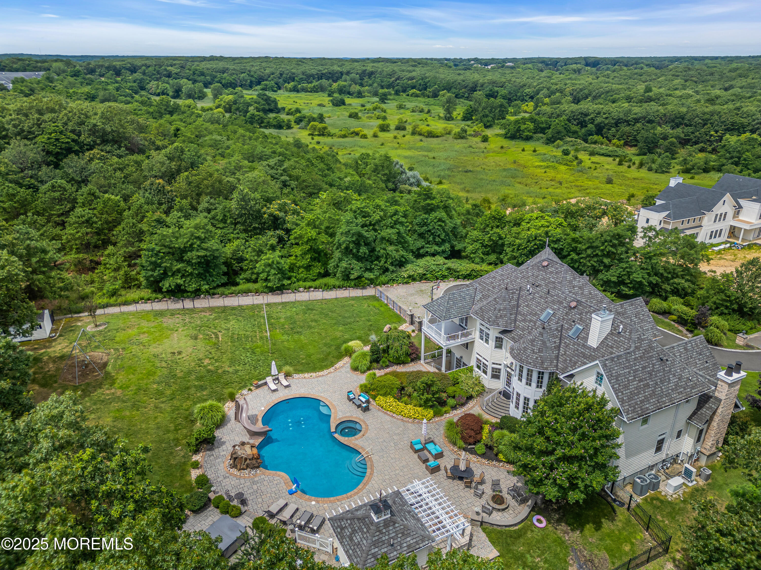 2128 Shadow Lane