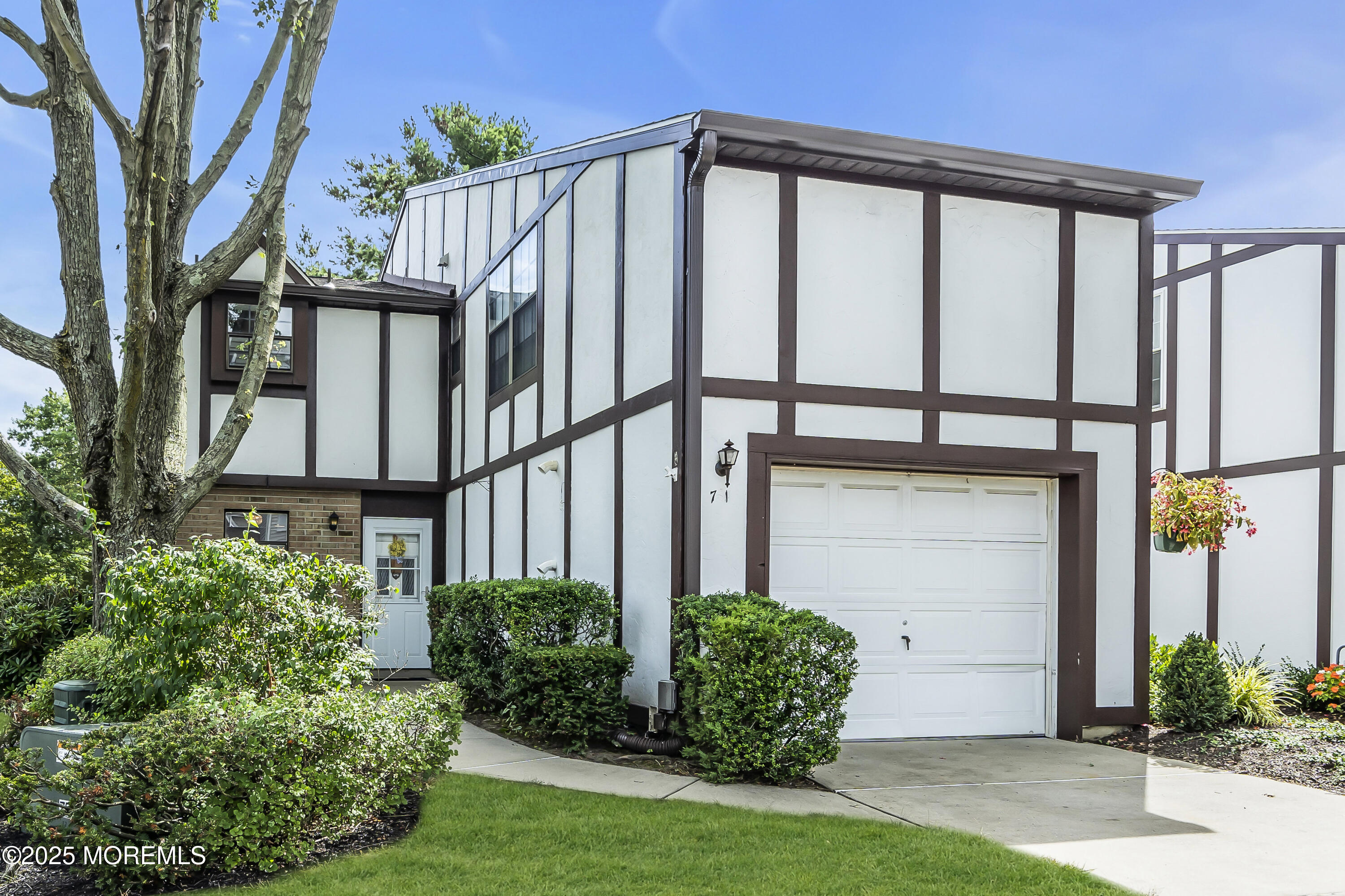 71 Willow Lane