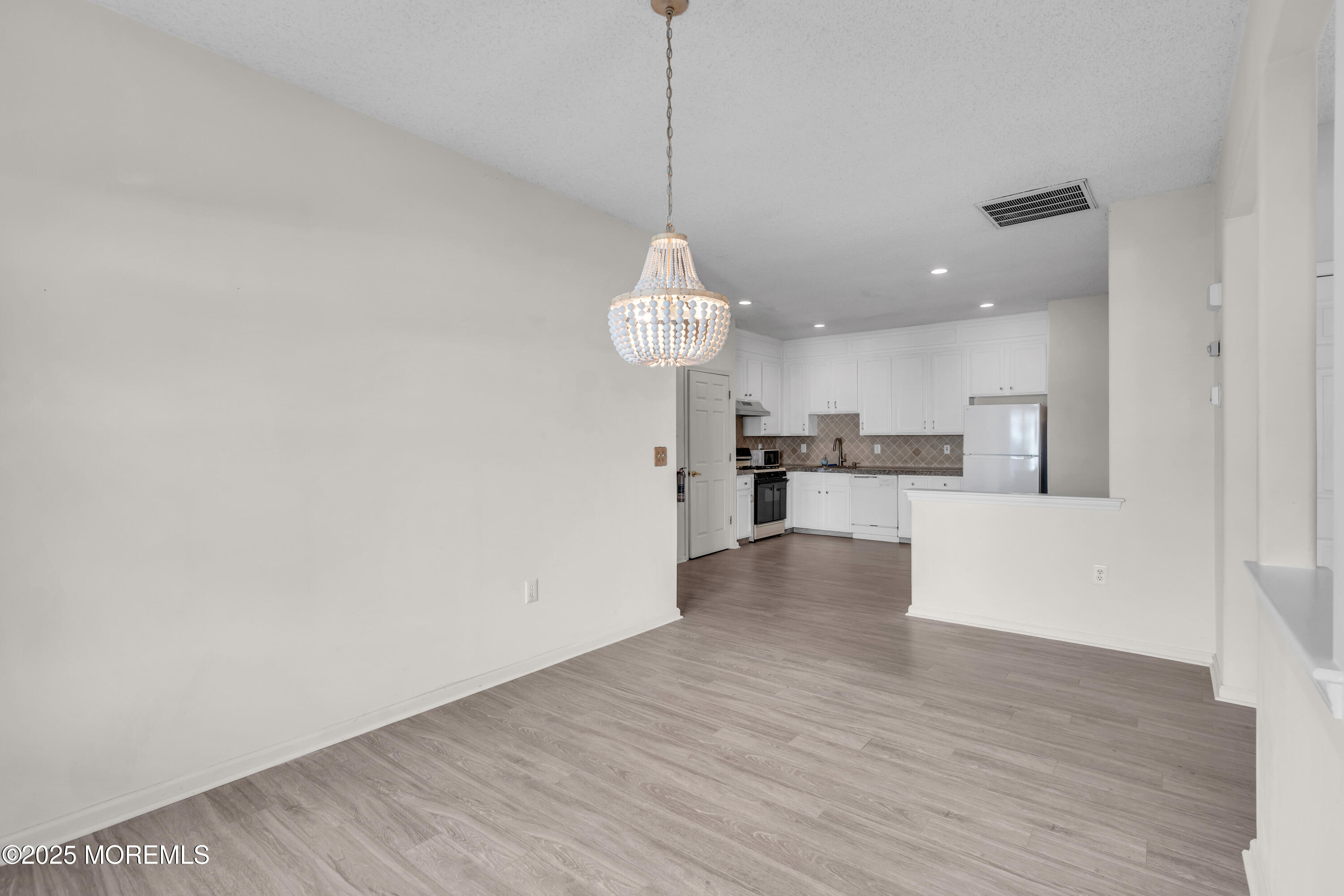 32 Riva Boulevard 2277