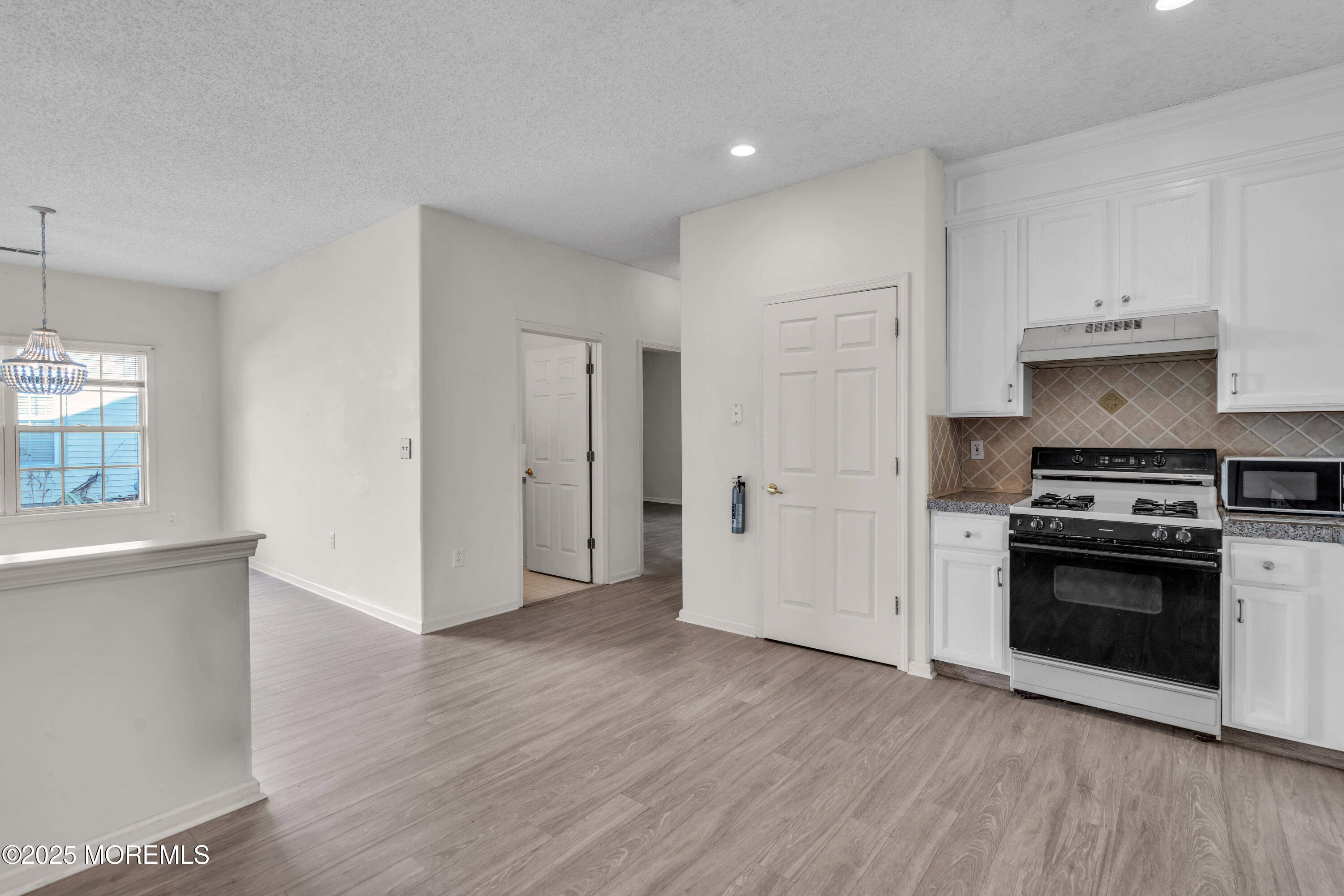 32 Riva Boulevard 2277