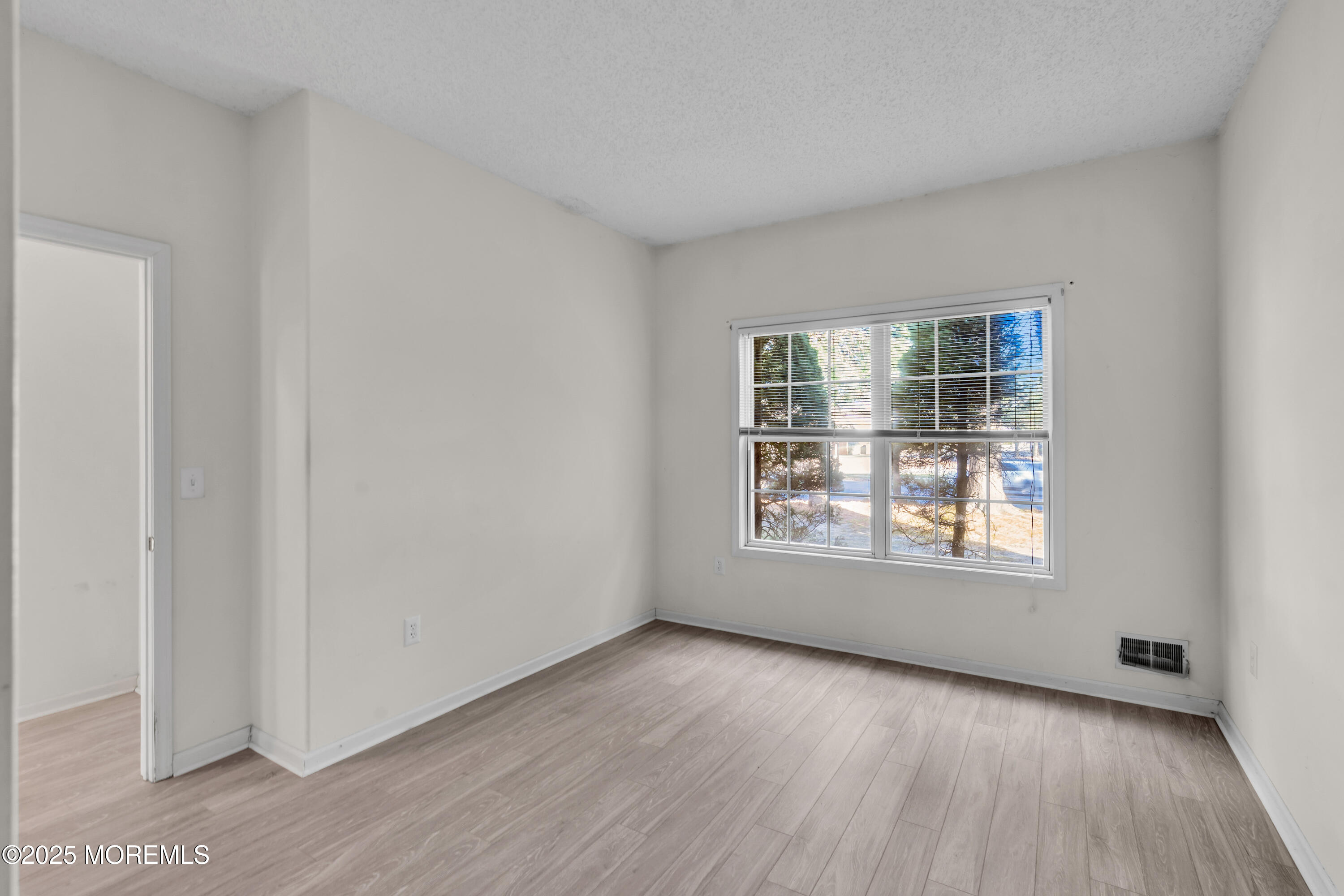 32 Riva Boulevard 2277