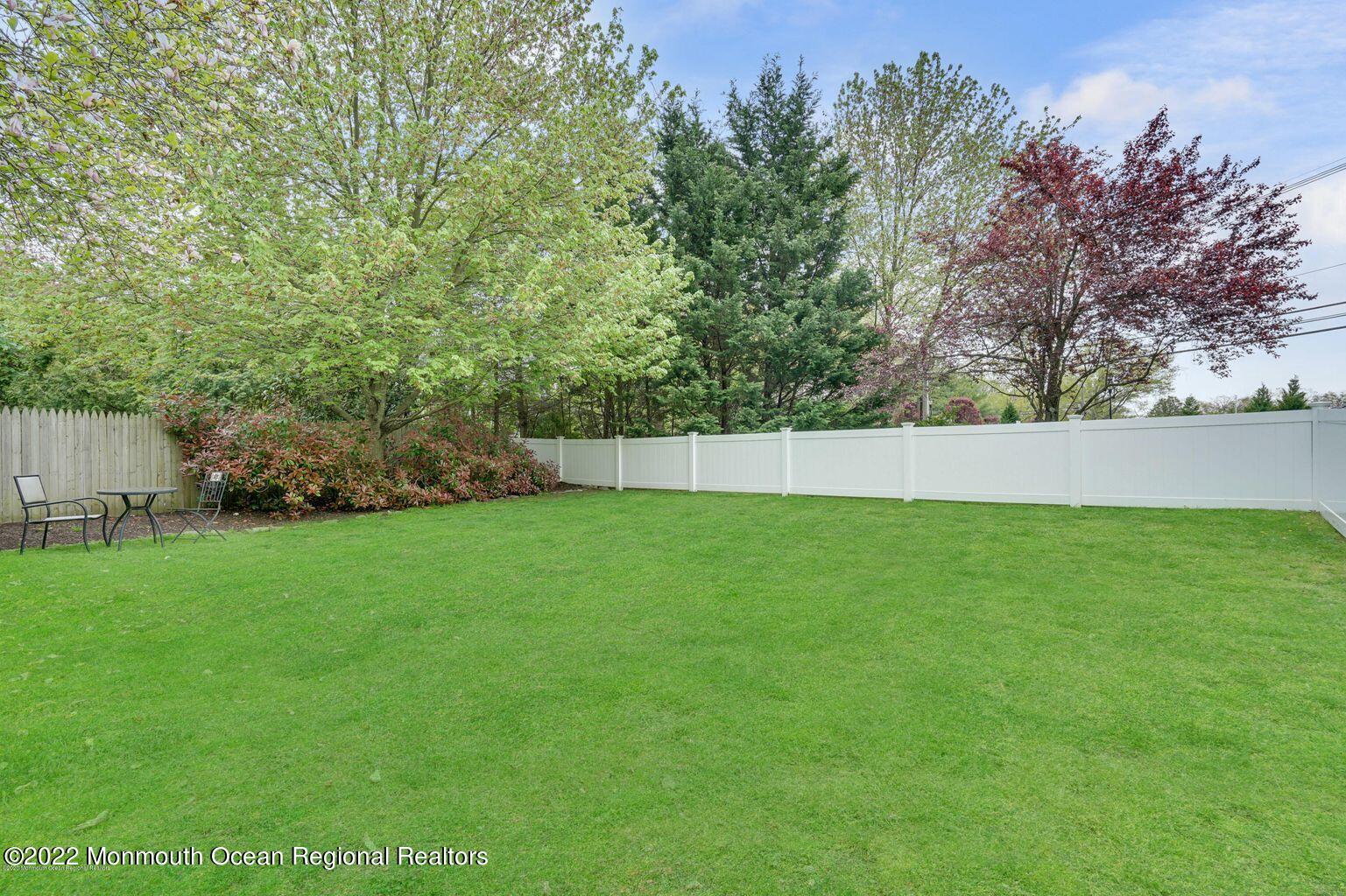 2060 New Bedford Road SUMMER W/POOL