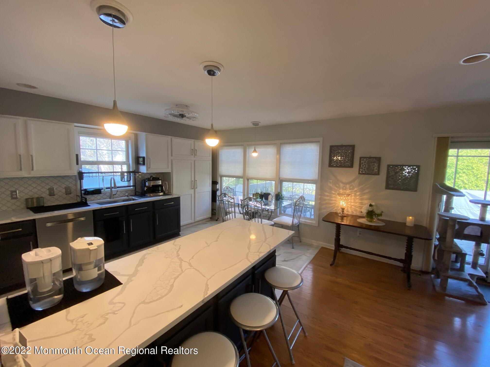 2060 New Bedford Road SUMMER W/POOL