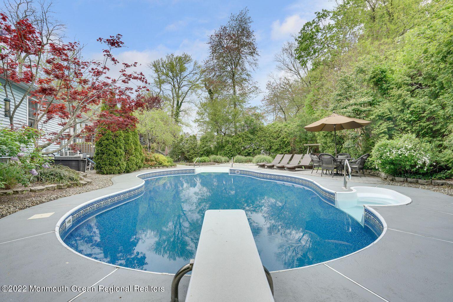 2060 New Bedford Road SUMMER W/POOL