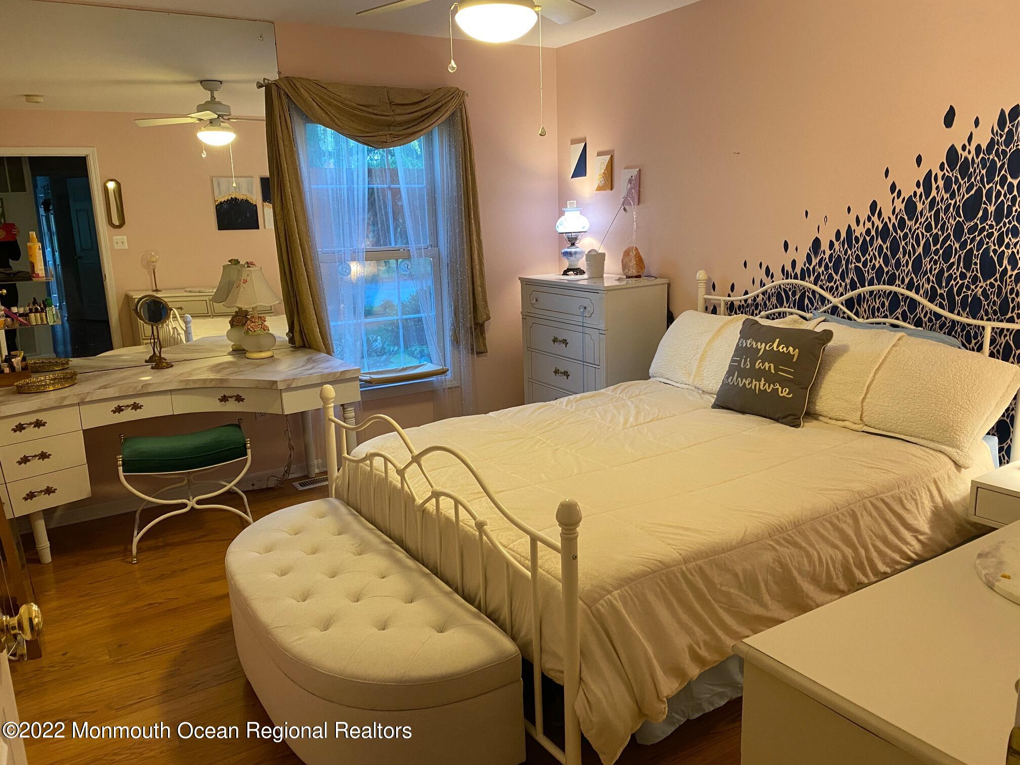 2060 New Bedford Road SUMMER W/POOL