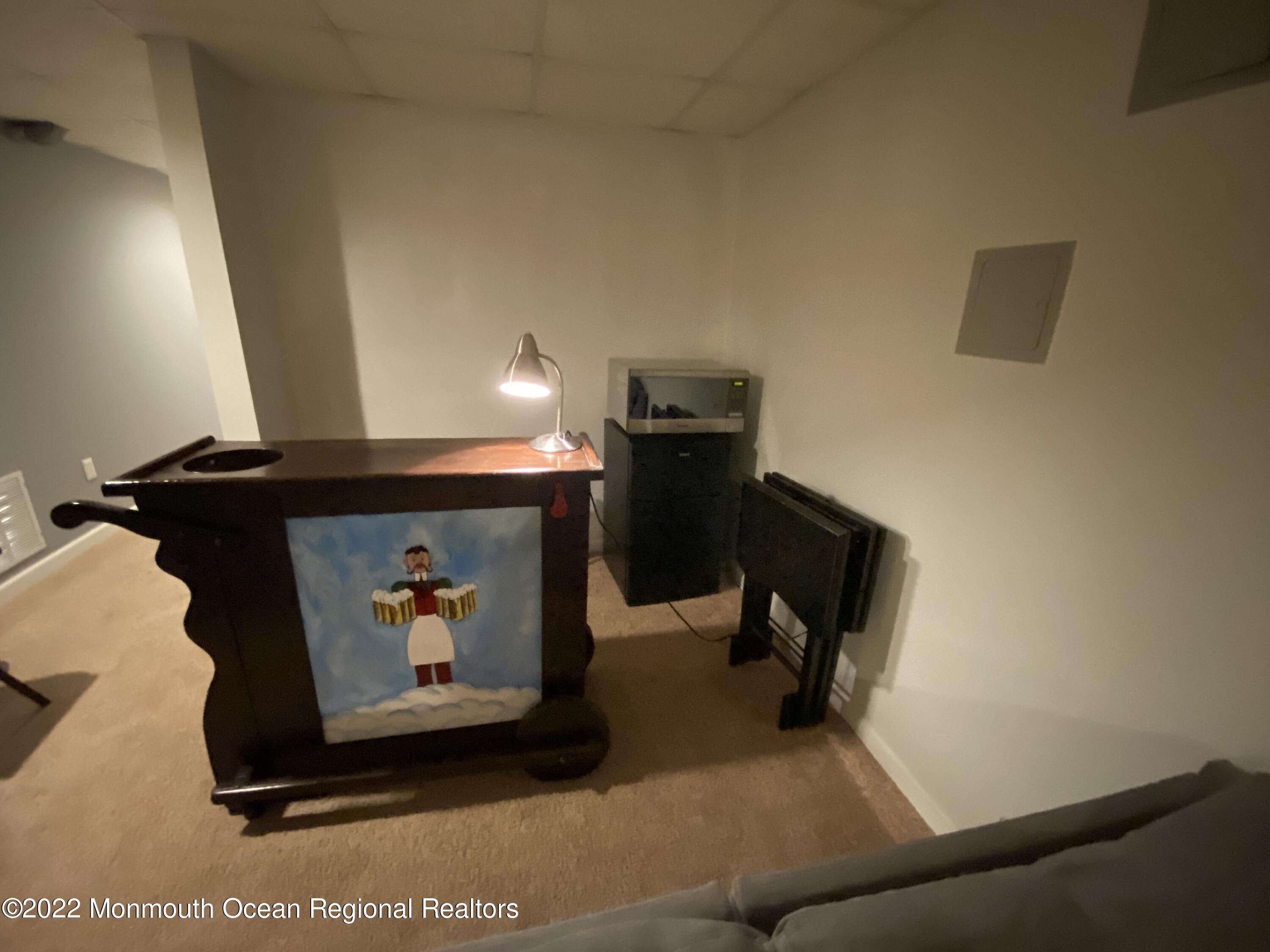 2060 New Bedford Road SUMMER W/POOL