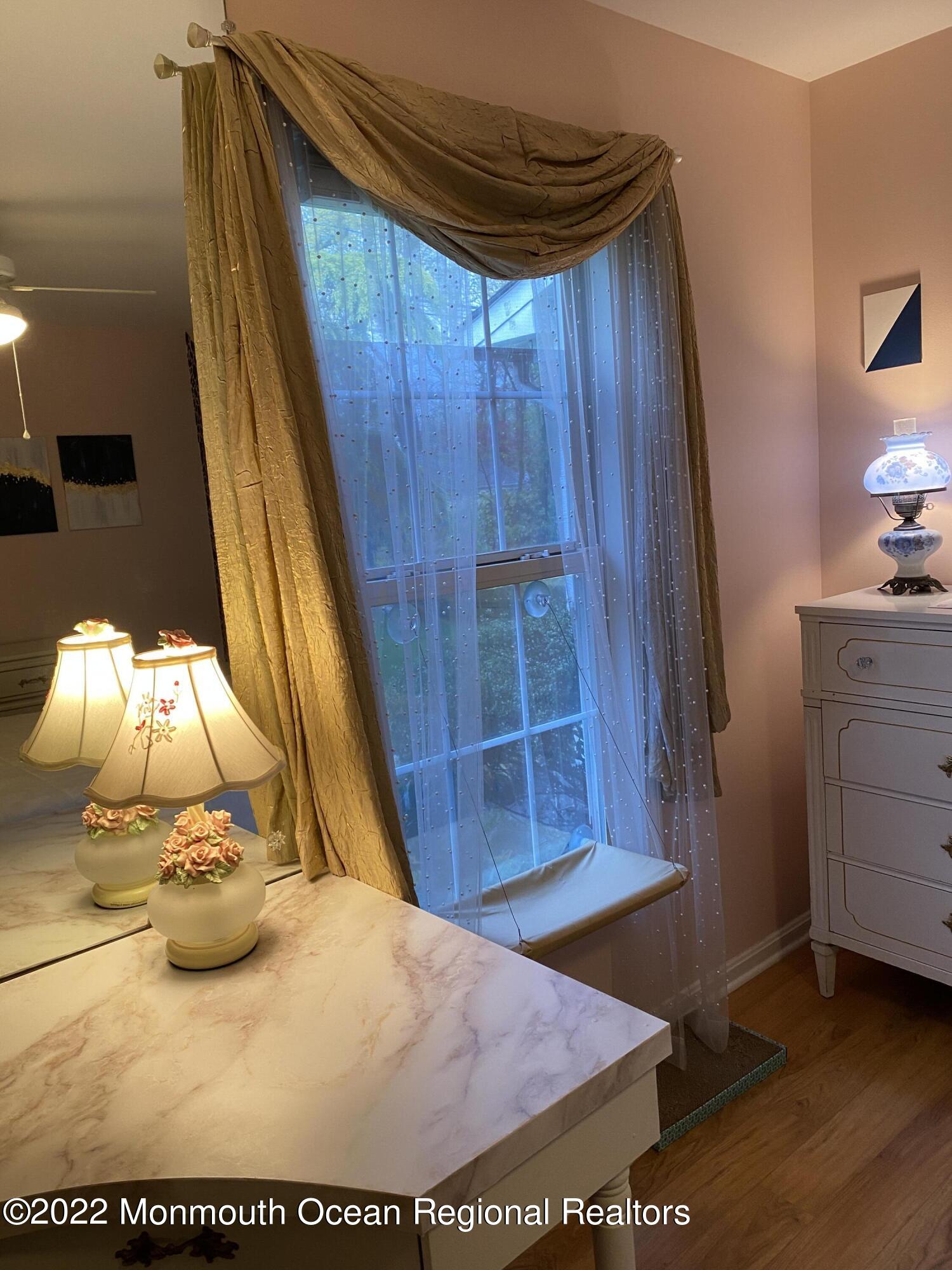 2060 New Bedford Road SUMMER W/POOL