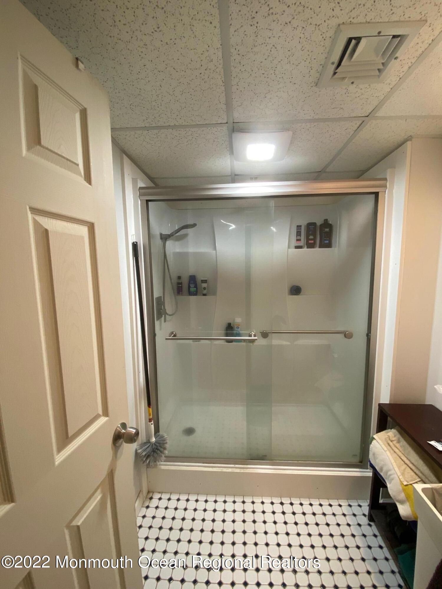 2060 New Bedford Road SUMMER W/POOL