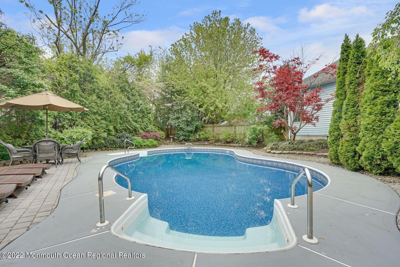 2060 New Bedford Road SUMMER W/POOL