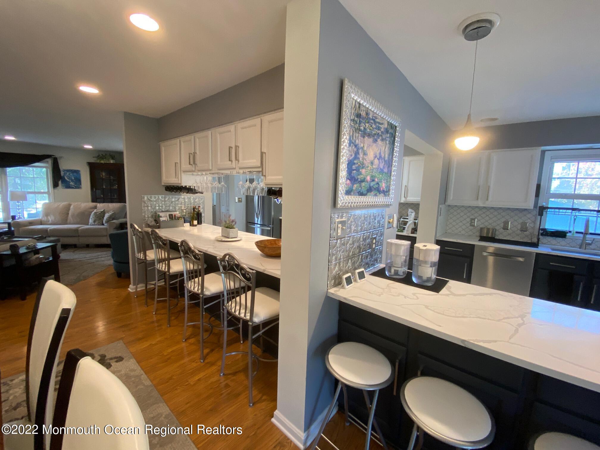 2060 New Bedford Road SUMMER W/POOL