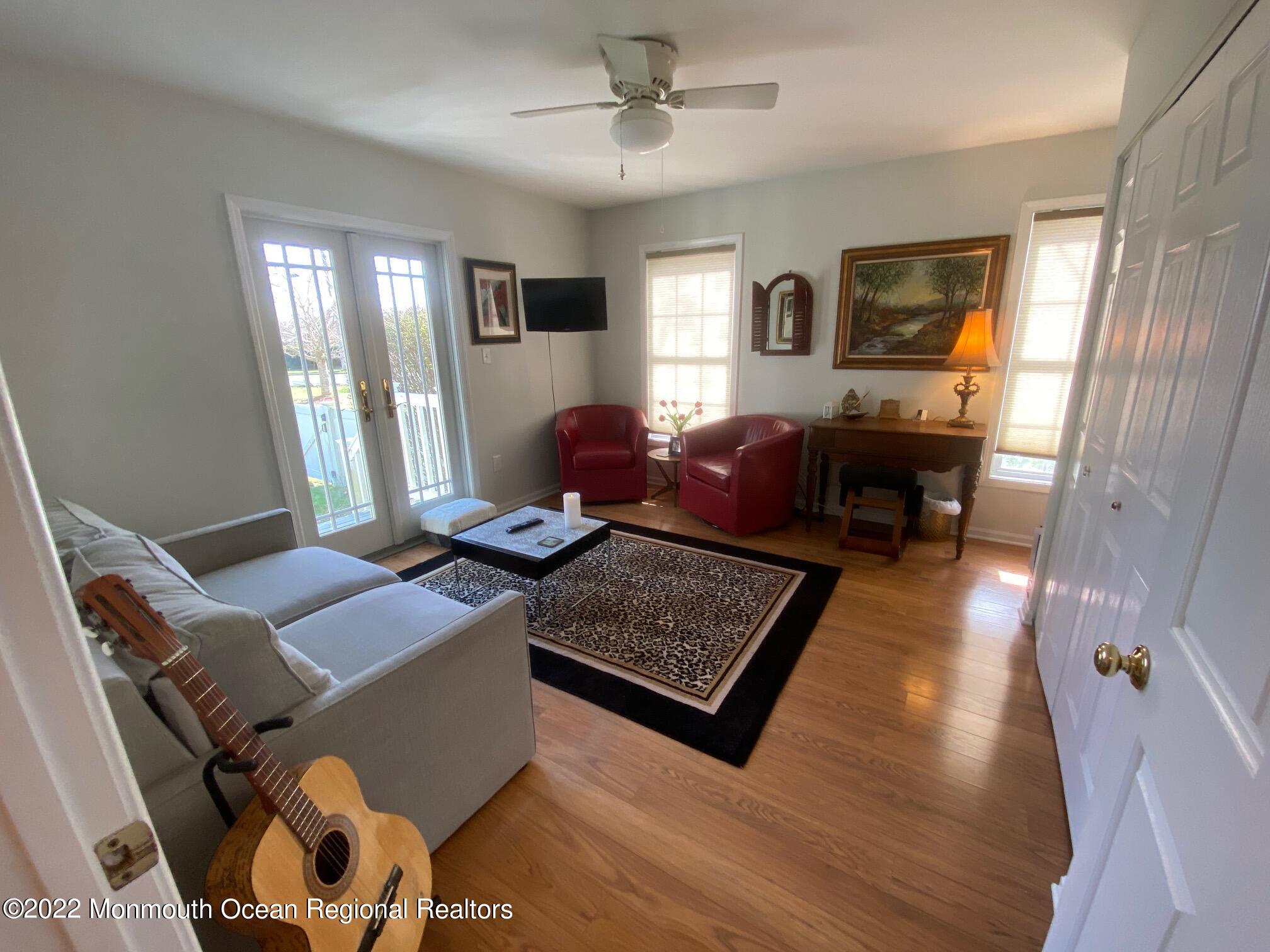 2060 New Bedford Road SUMMER W/POOL