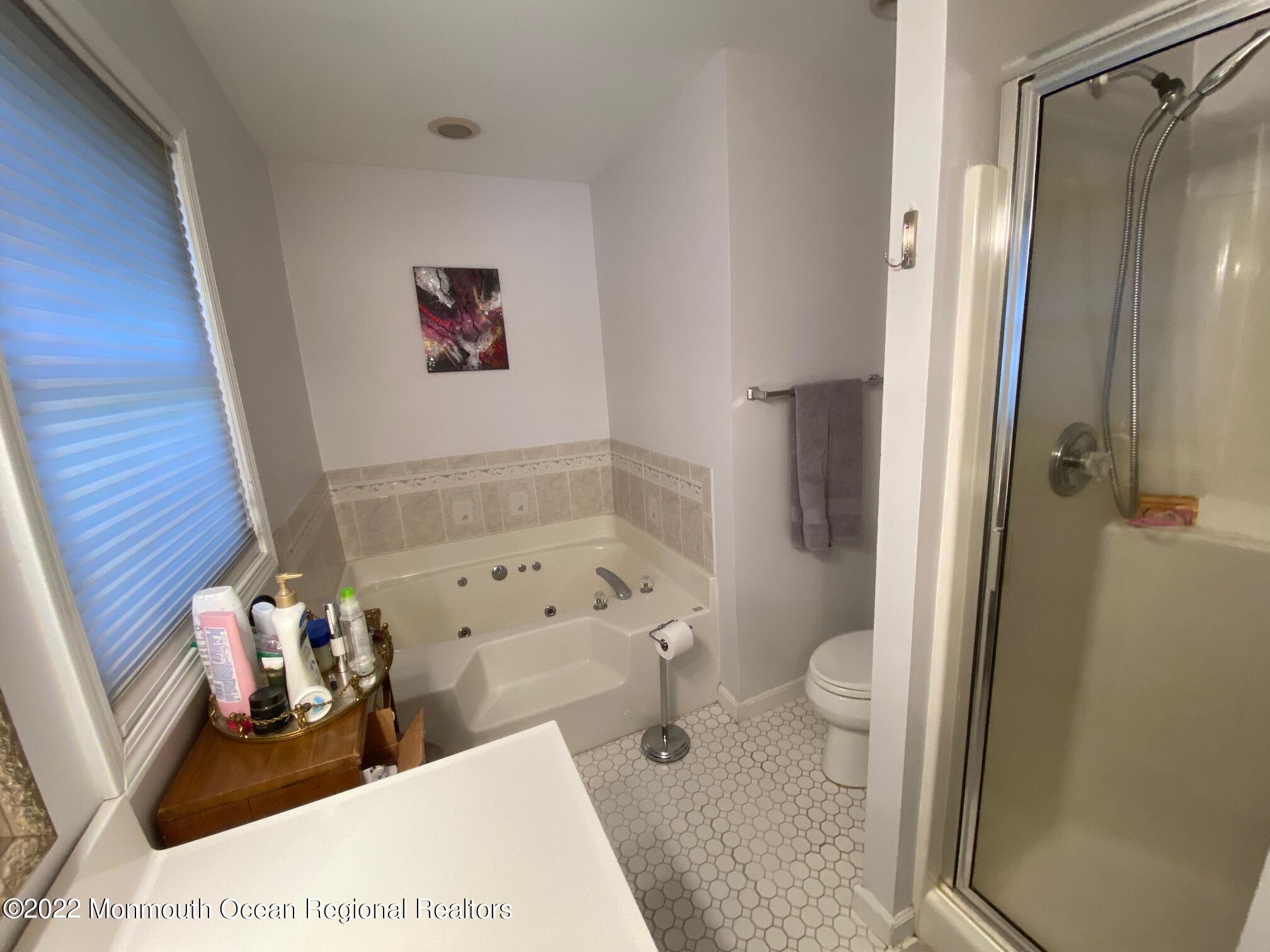 2060 New Bedford Road SUMMER W/POOL