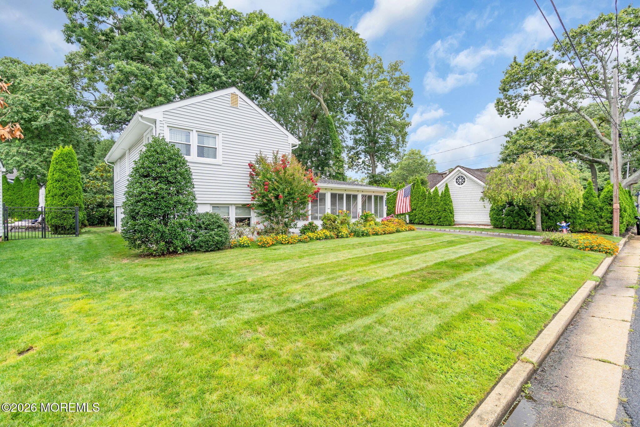 2125 Edgewood Place