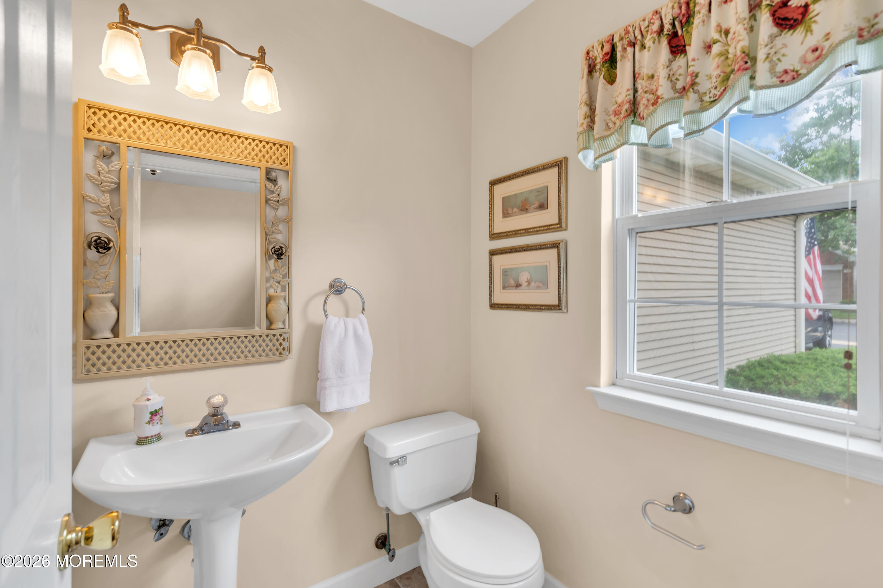 32 S Manor Court 3002