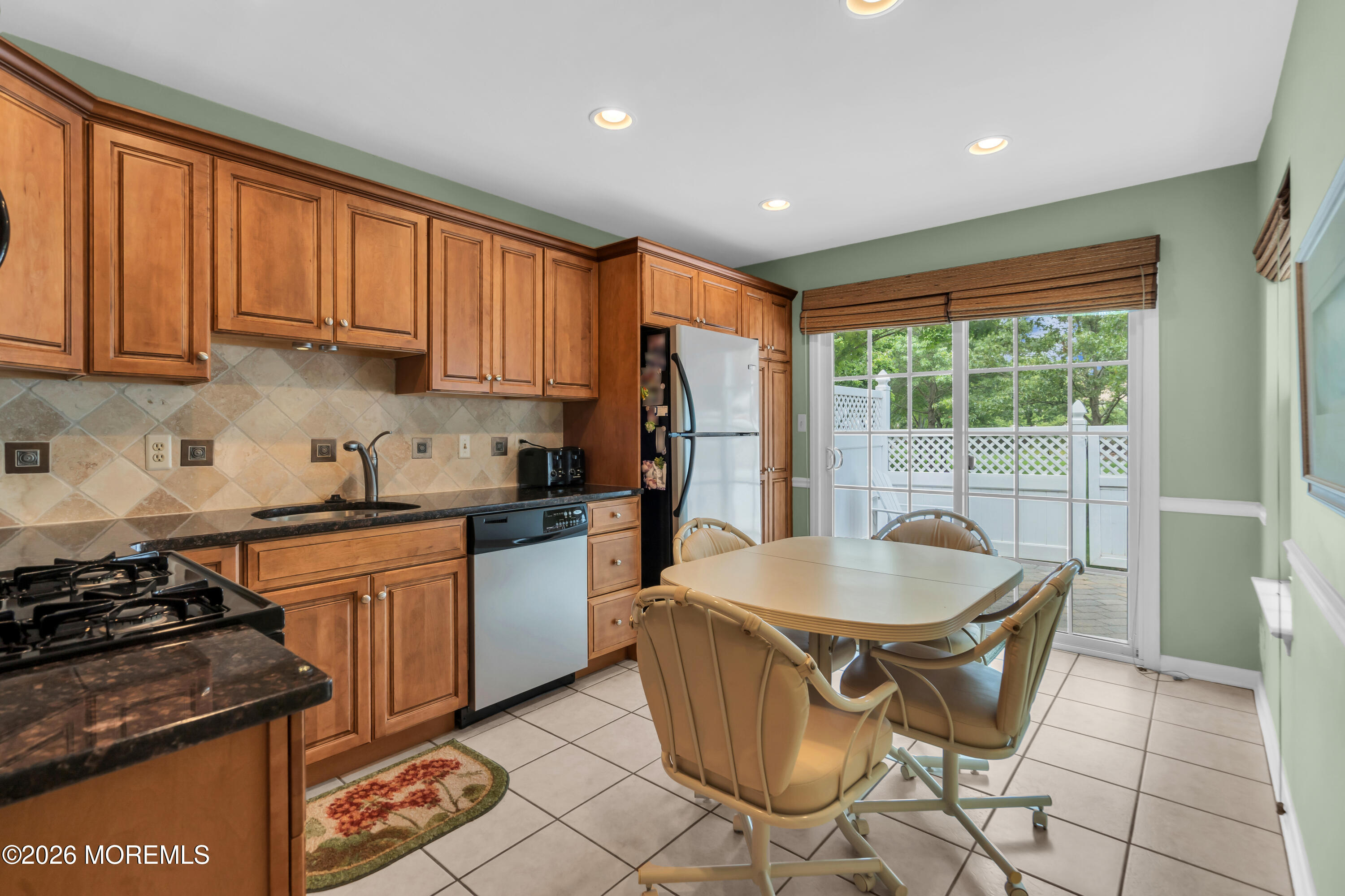 32 S Manor Court 3002