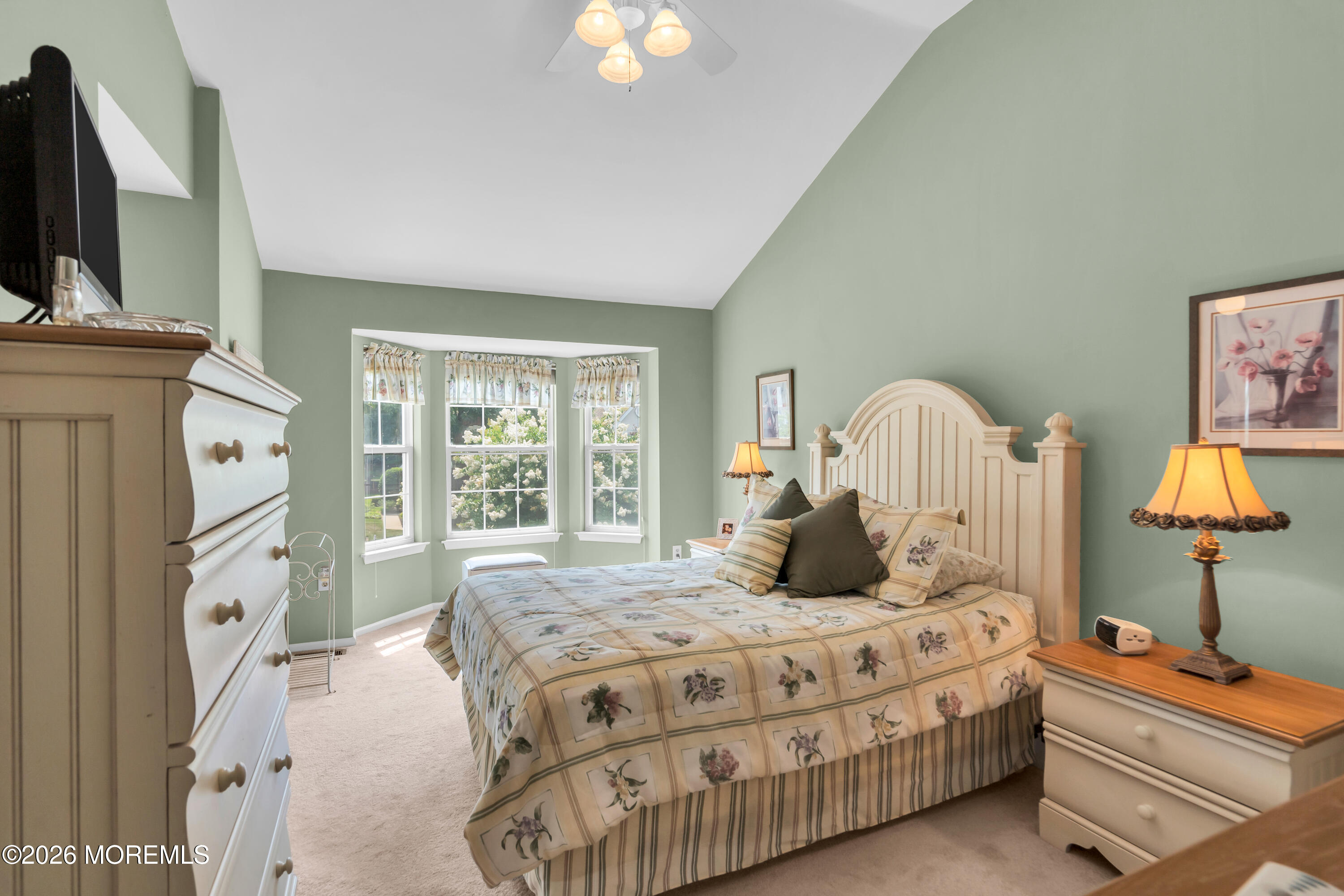 32 S Manor Court 3002