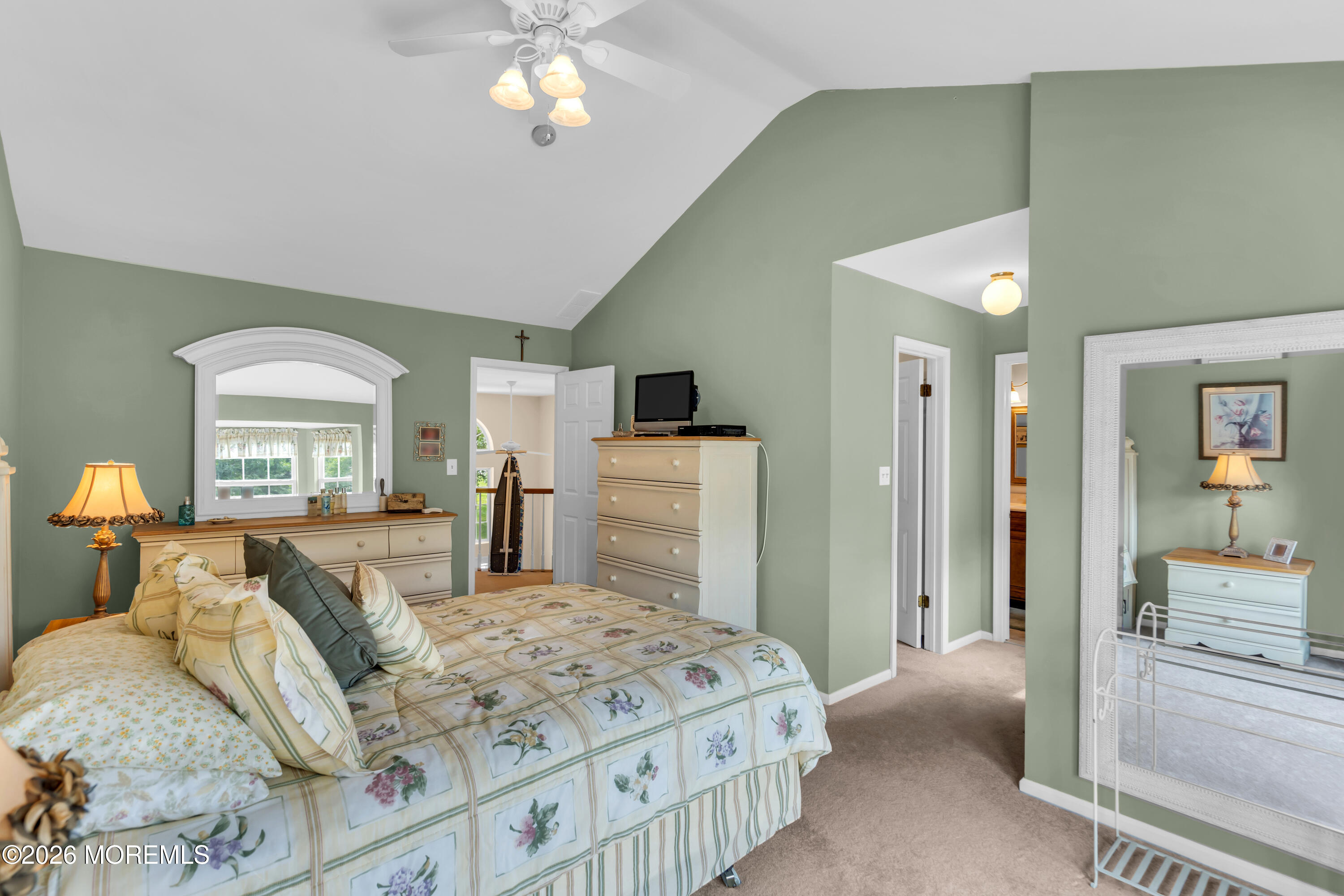 32 S Manor Court 3002