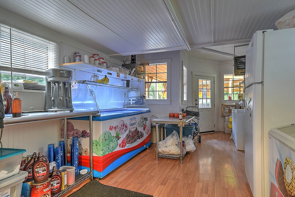 13509 Porterfield Highway