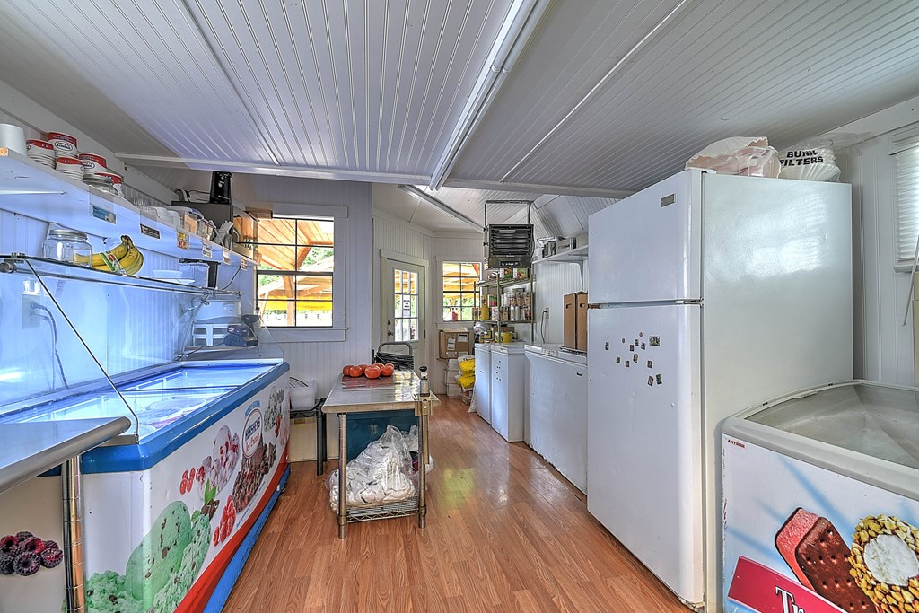 13509 Porterfield Highway