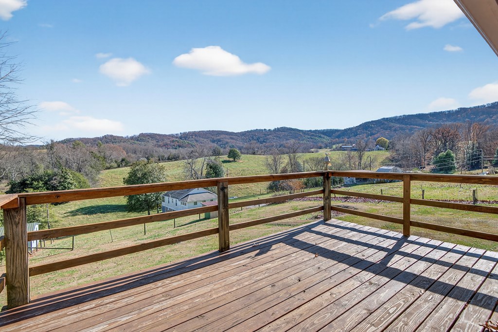 22247 Lincoln Circle