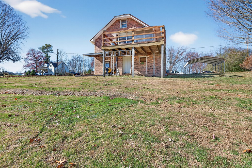 22247 Lincoln Circle